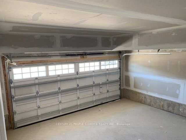419 Black Cherry Crescent Property Photo 21
