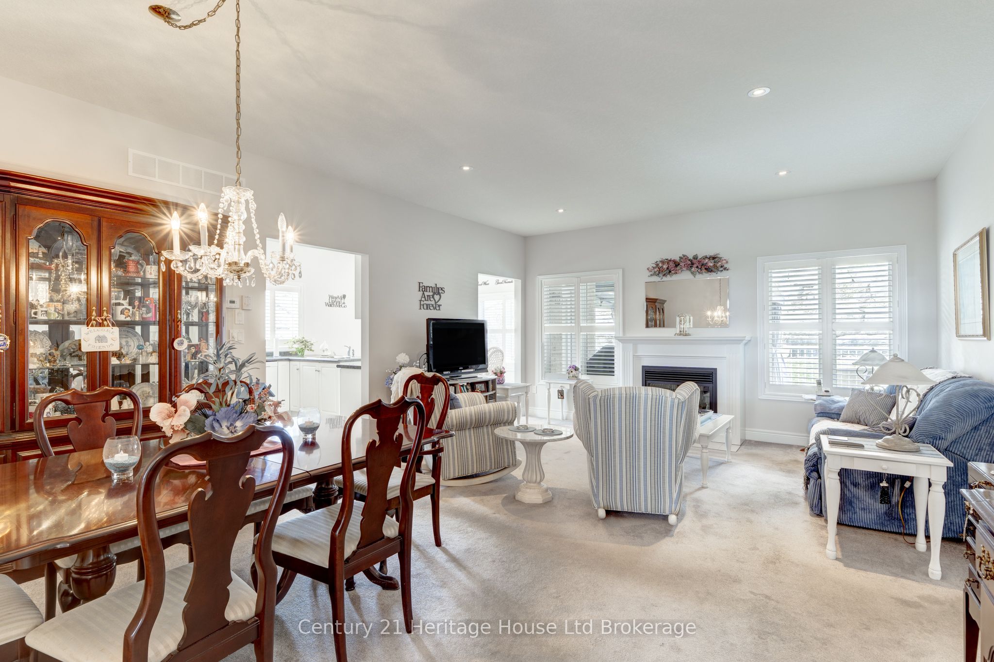 619 Fox Hollow Court Property Photo 13