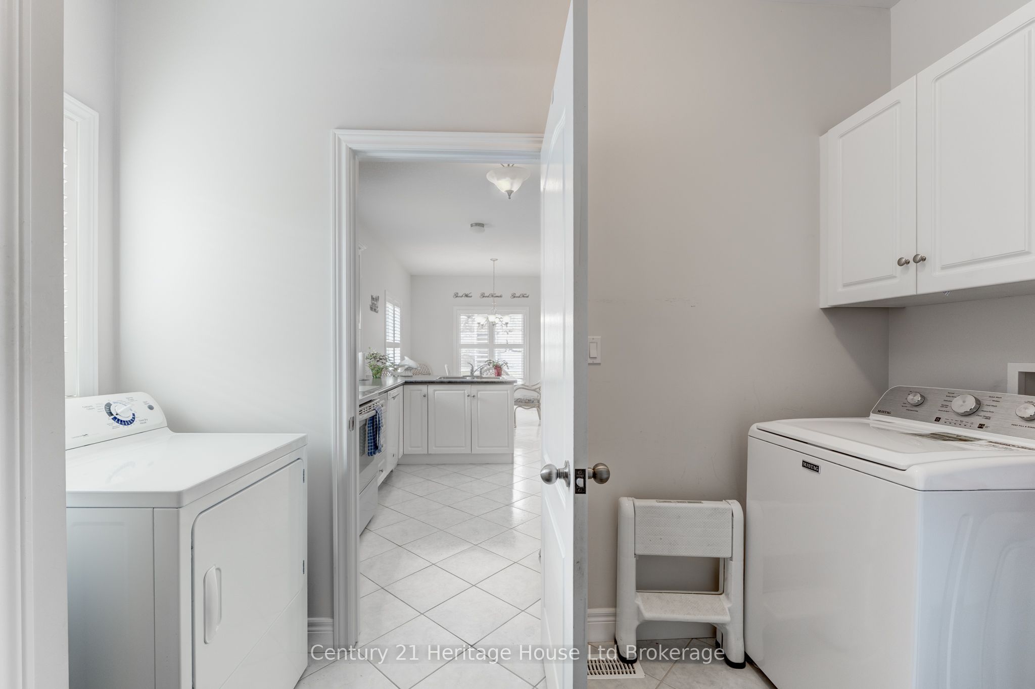 619 Fox Hollow Court Property Photo 28