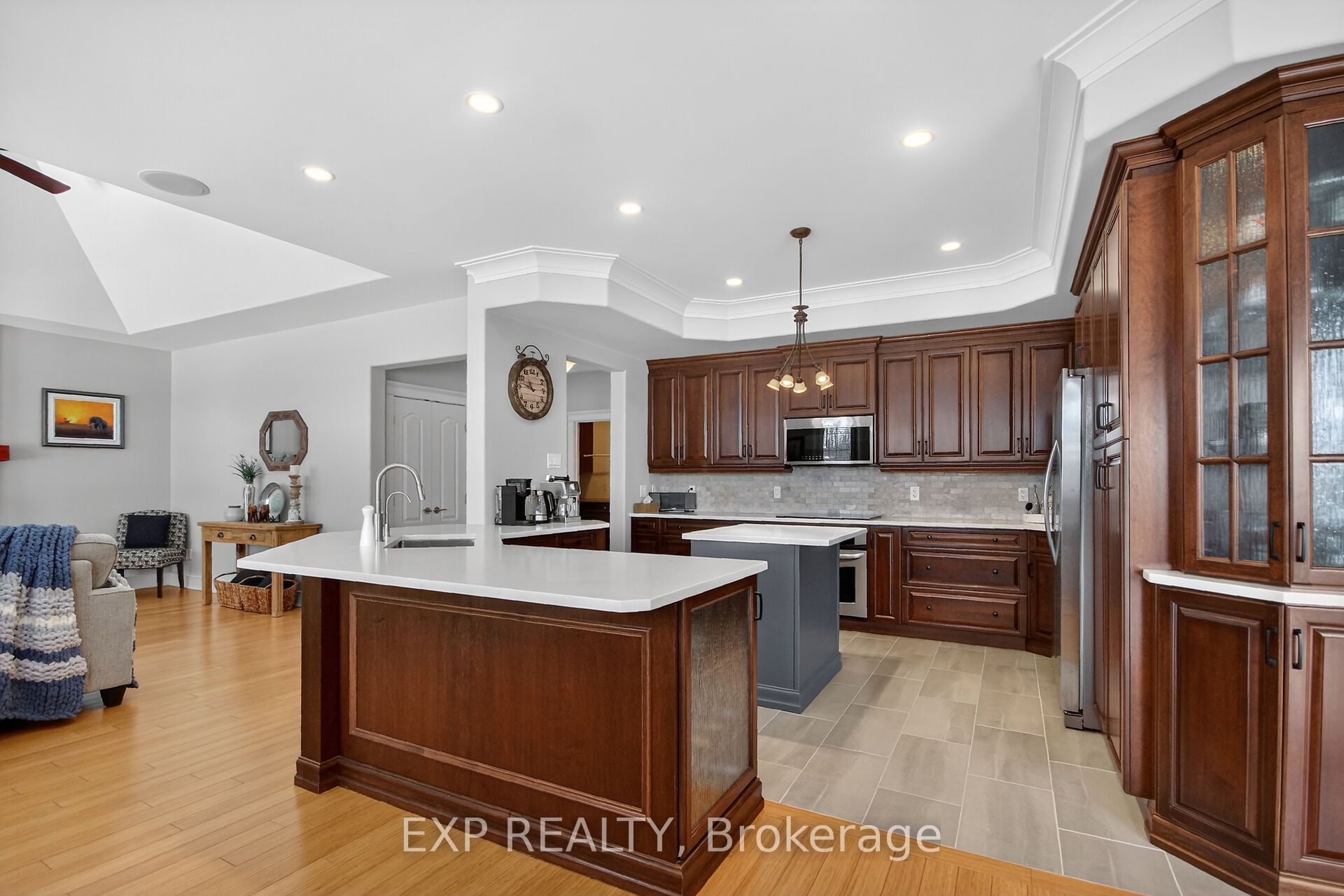 6715 Suncrest Drive Property Photo 12