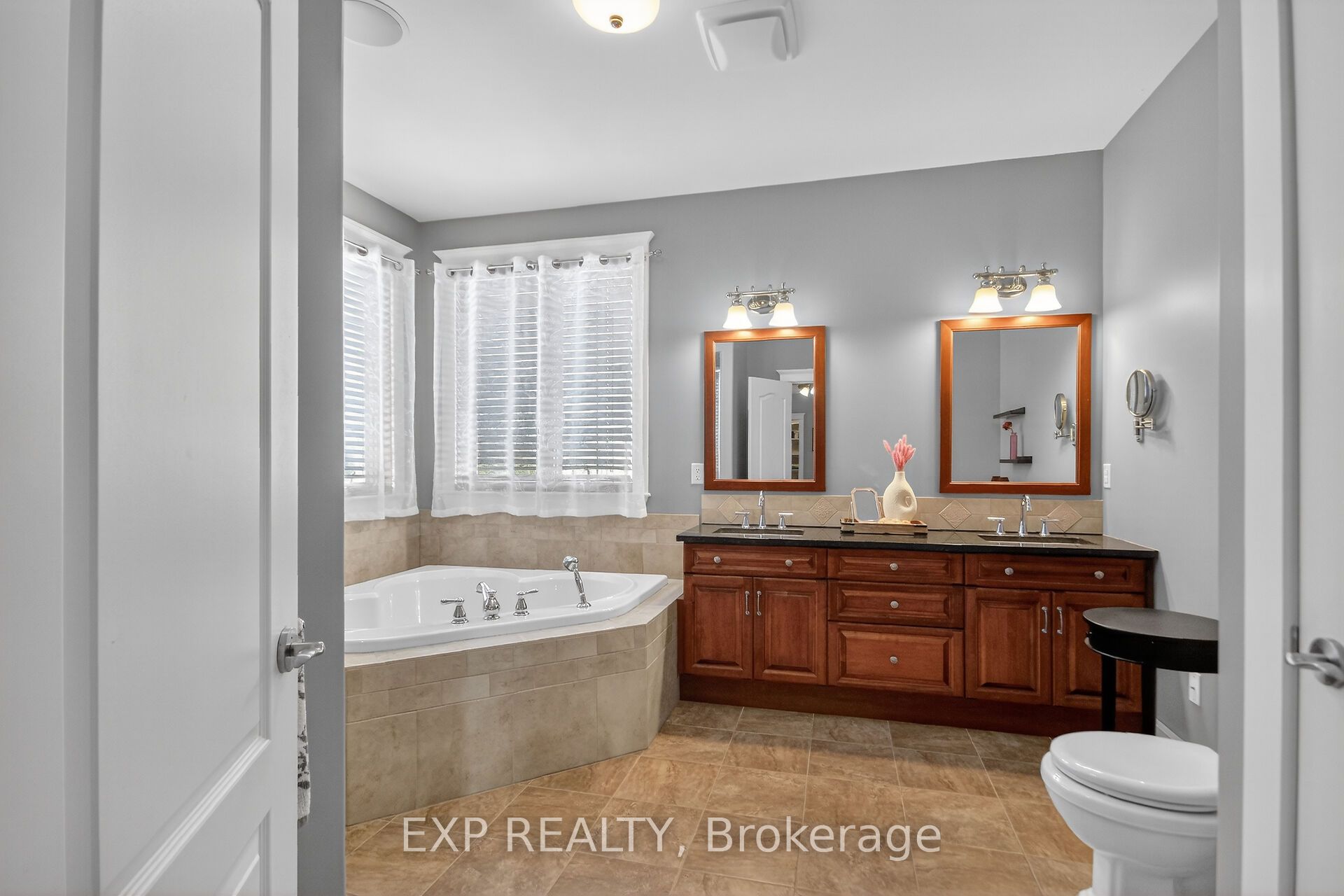 6715 Suncrest Drive Property Photo 17