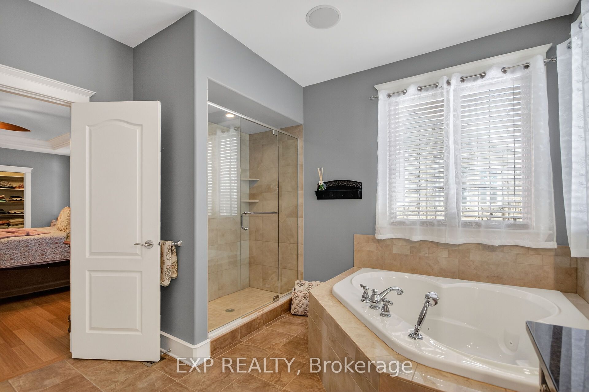 6715 Suncrest Drive Property Photo 18