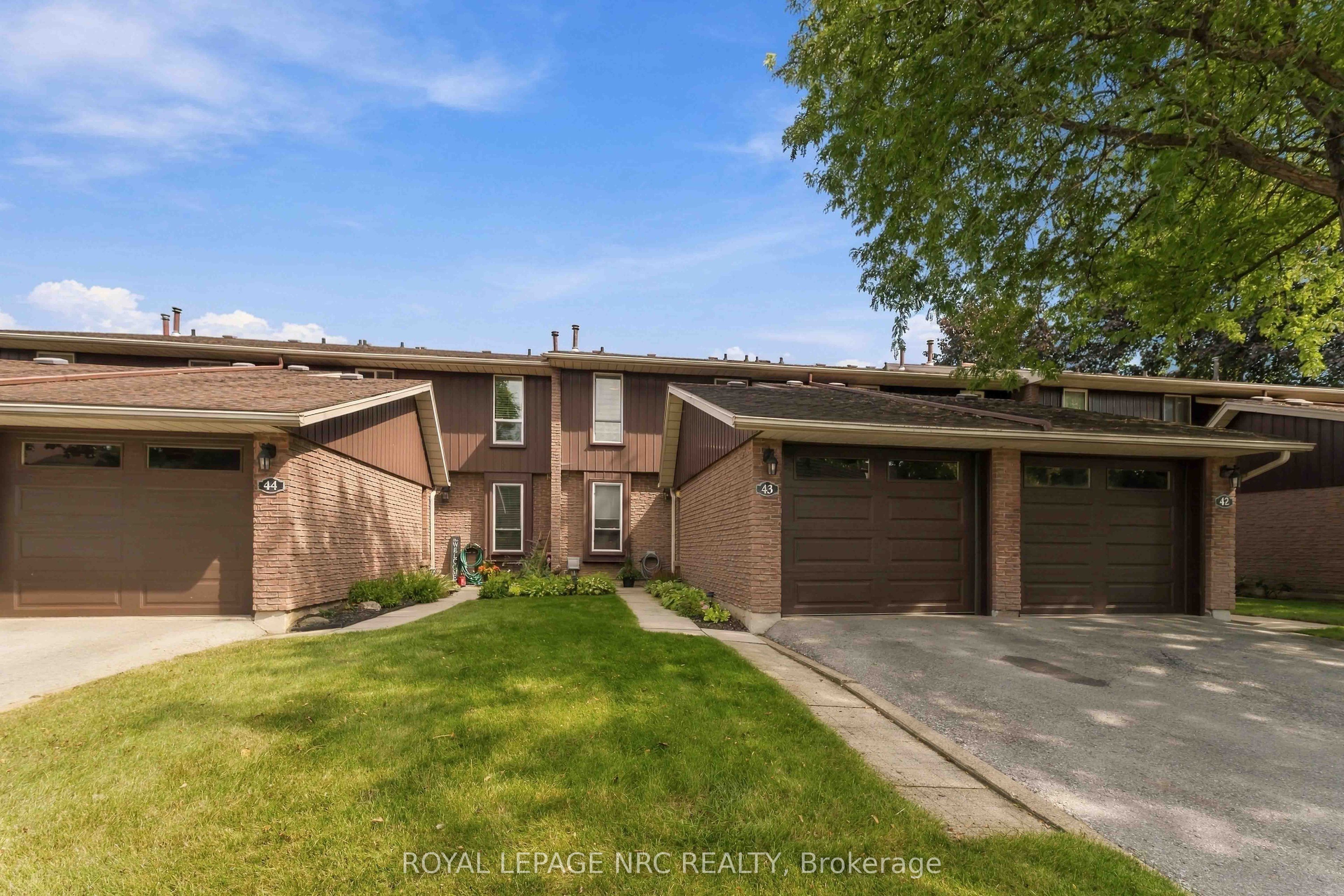 122 Lakeshore Road 43 Property Photo 1