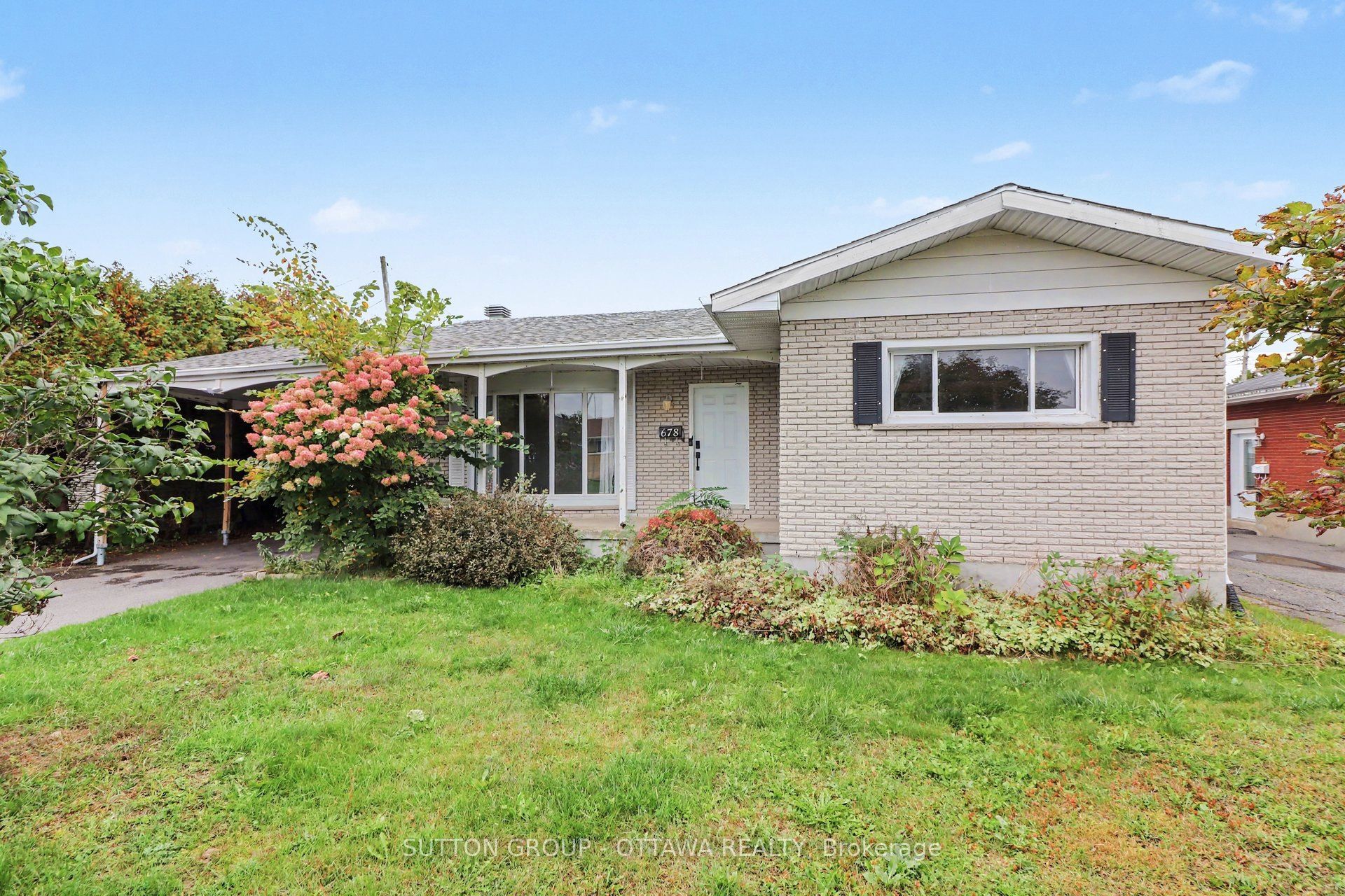 678 Rejane Crescent Property Photo 2