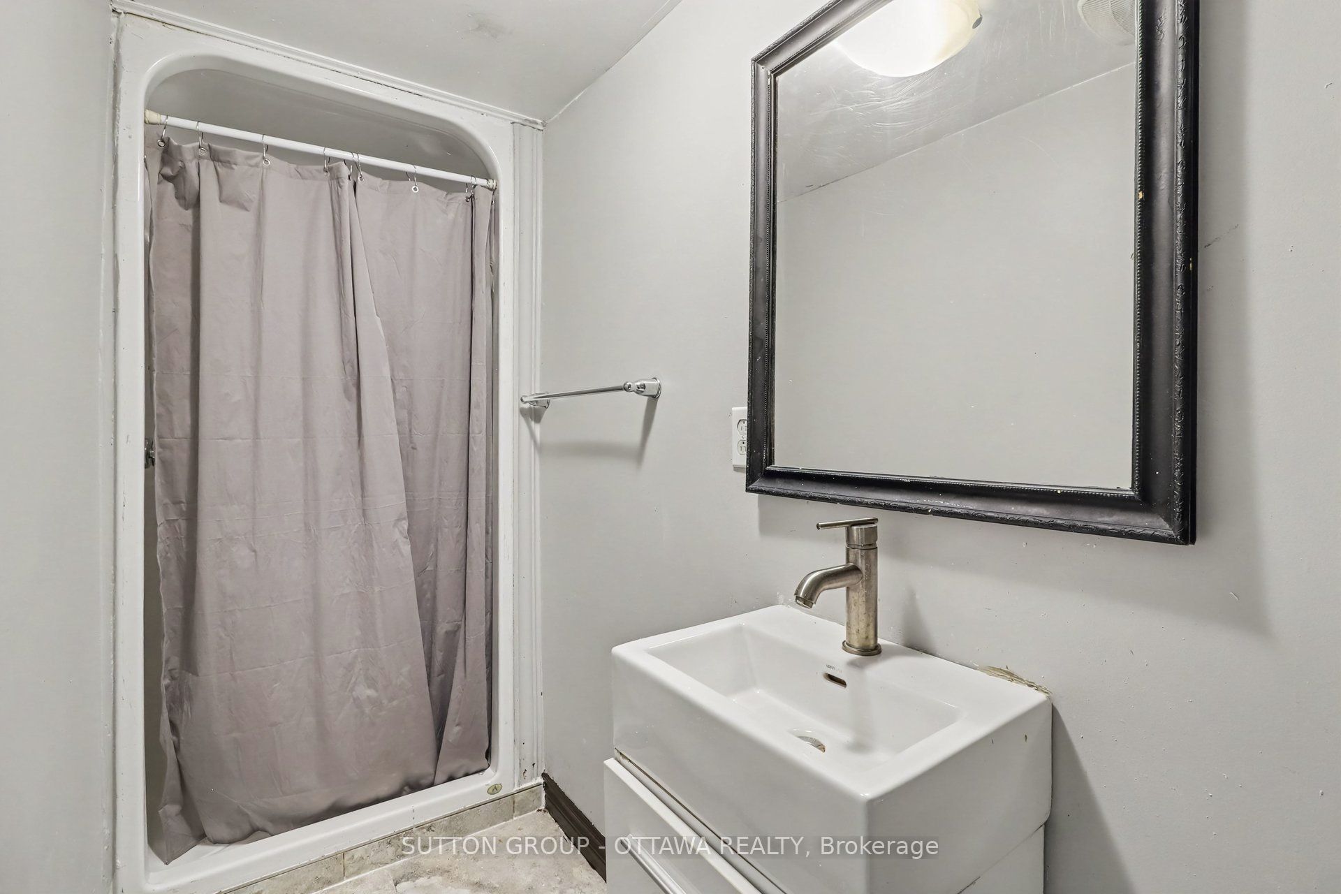 678 Rejane Crescent Property Photo 23