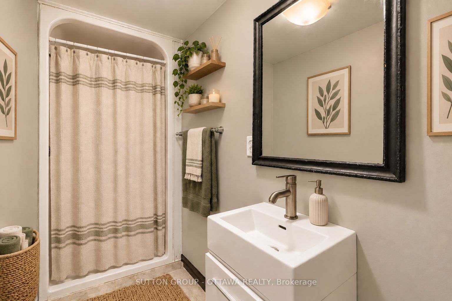 678 Rejane Crescent Property Photo 24
