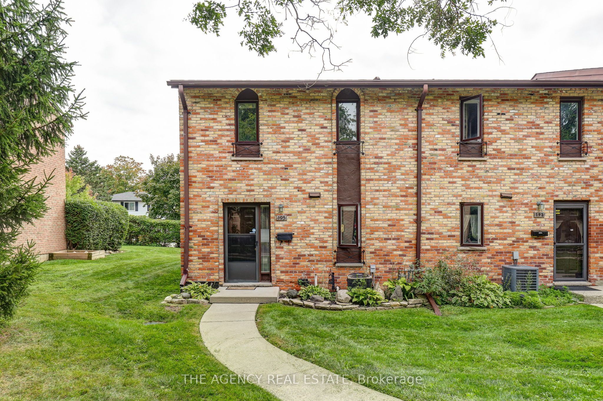 195 Millbank Drive Property Photo 1