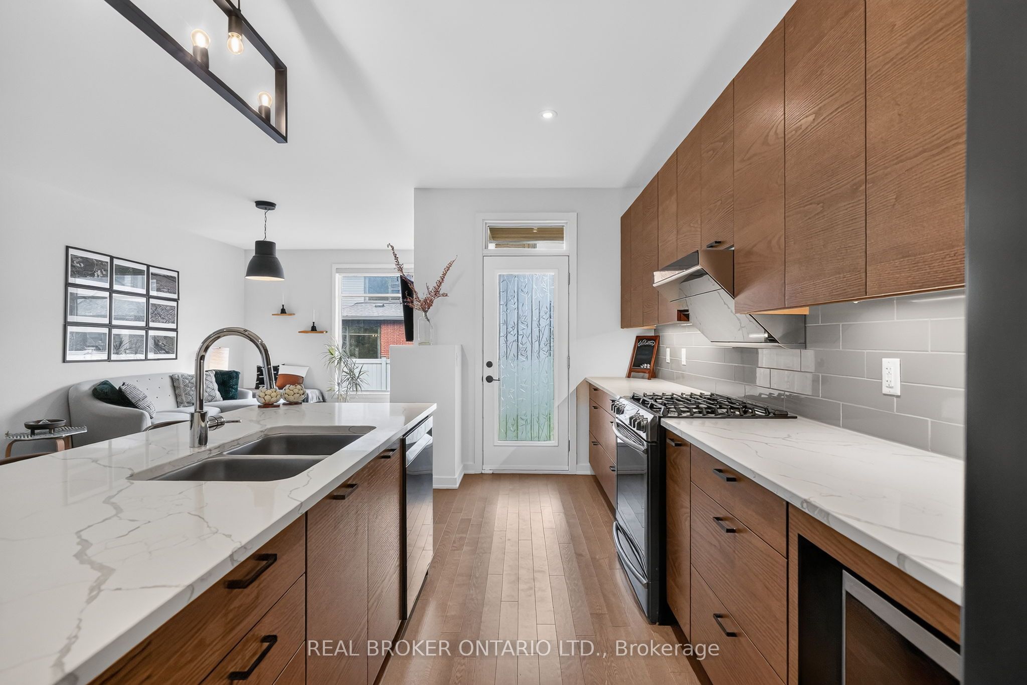 1071 Lunar Glow Crescent Property Photo 13