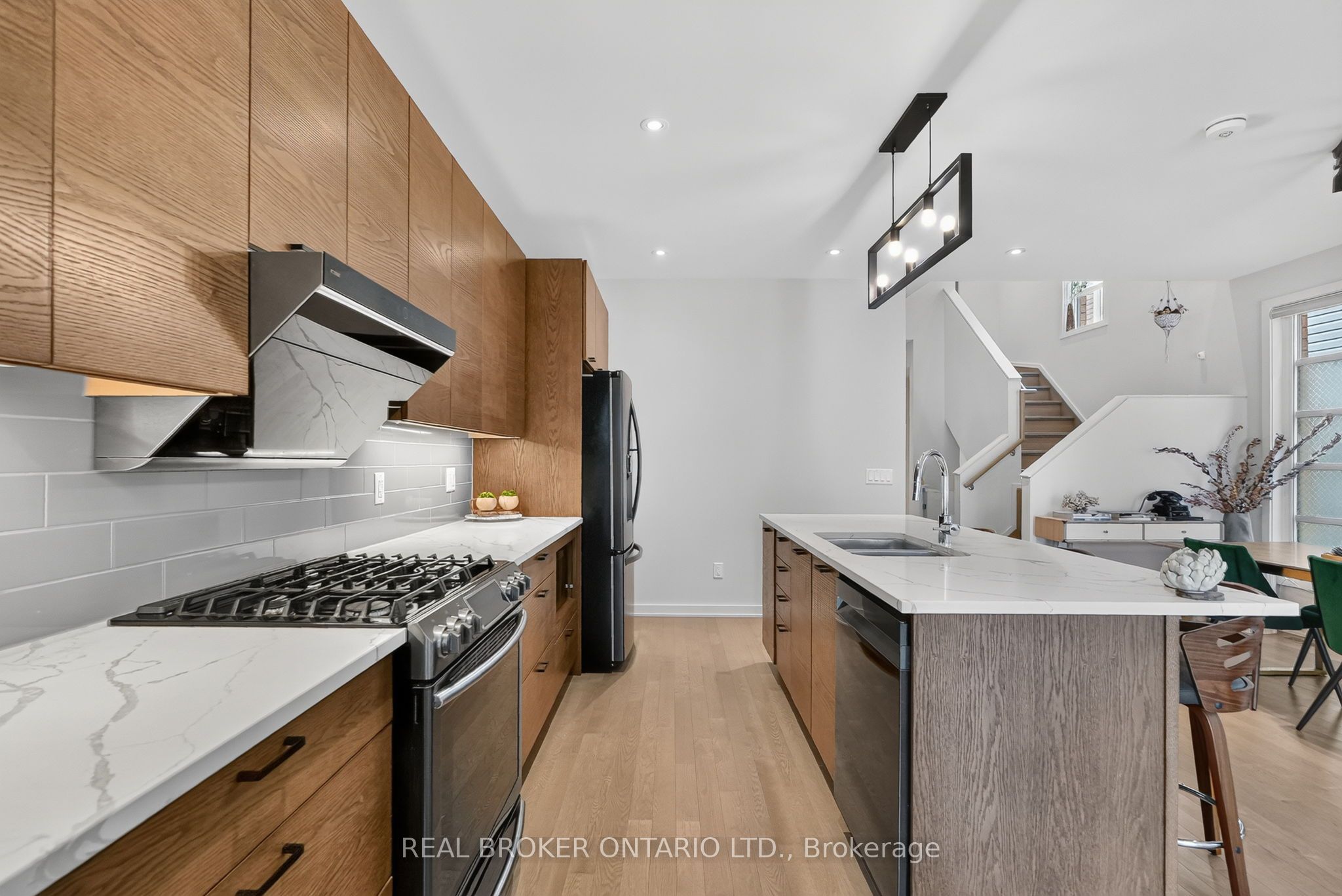 1071 Lunar Glow Crescent Property Photo 14