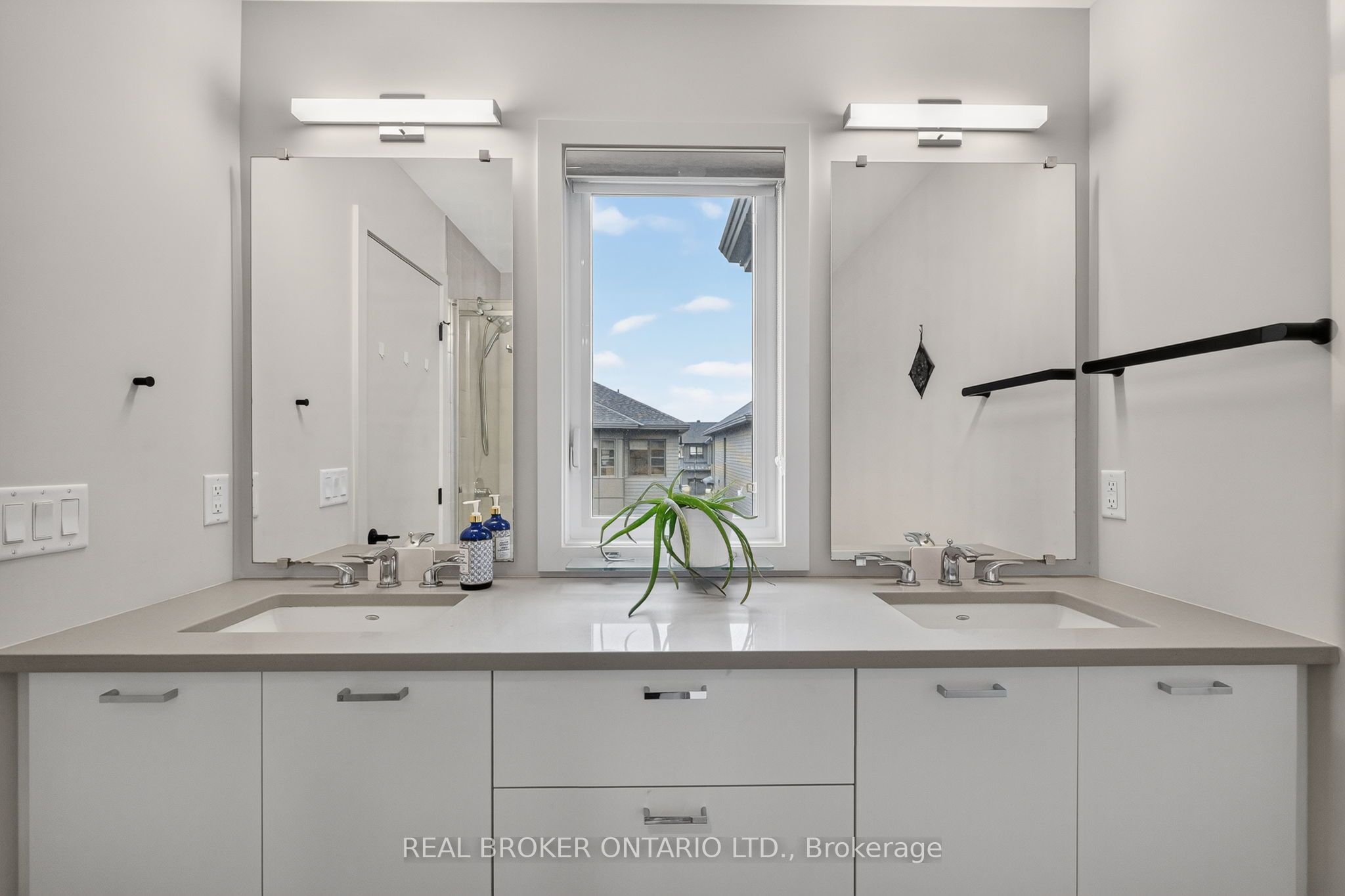 1071 Lunar Glow Crescent Property Photo 34