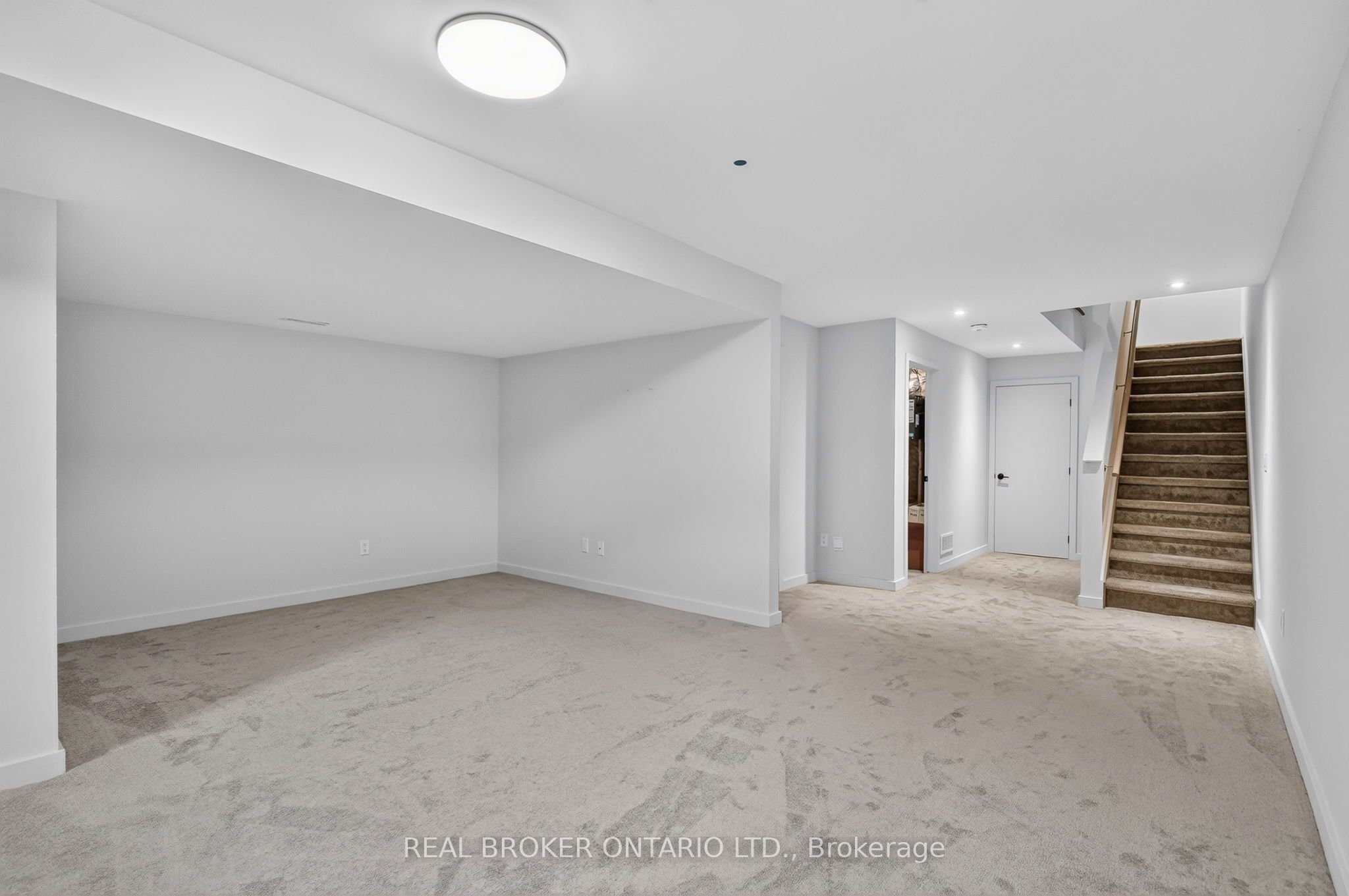 1071 Lunar Glow Crescent Property Photo 44