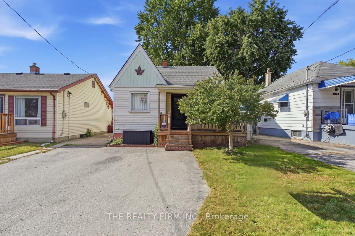 211 Highbury Avenue N Property Photo 1