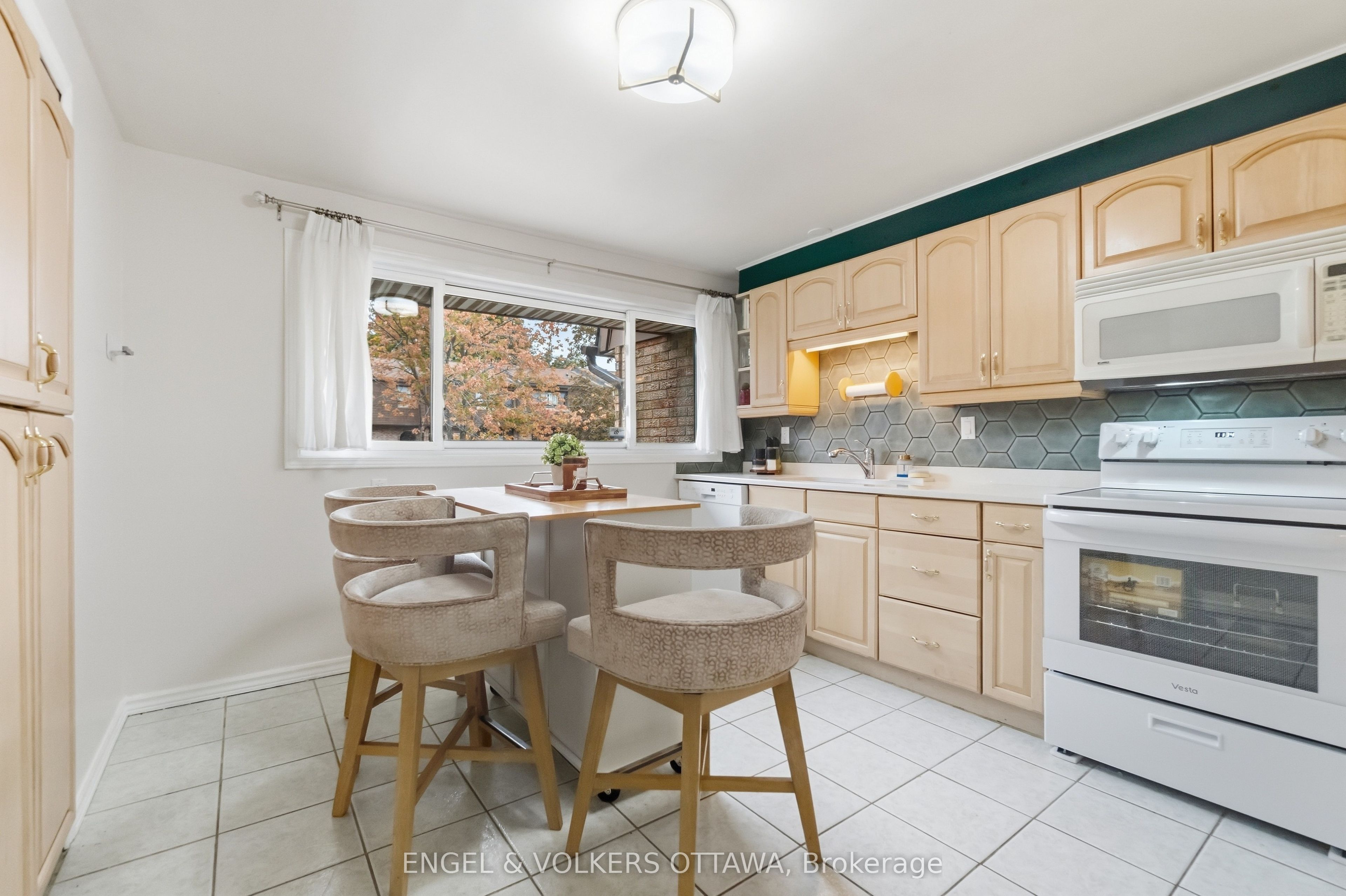 2 Bertona Street 18 Property Photo 17