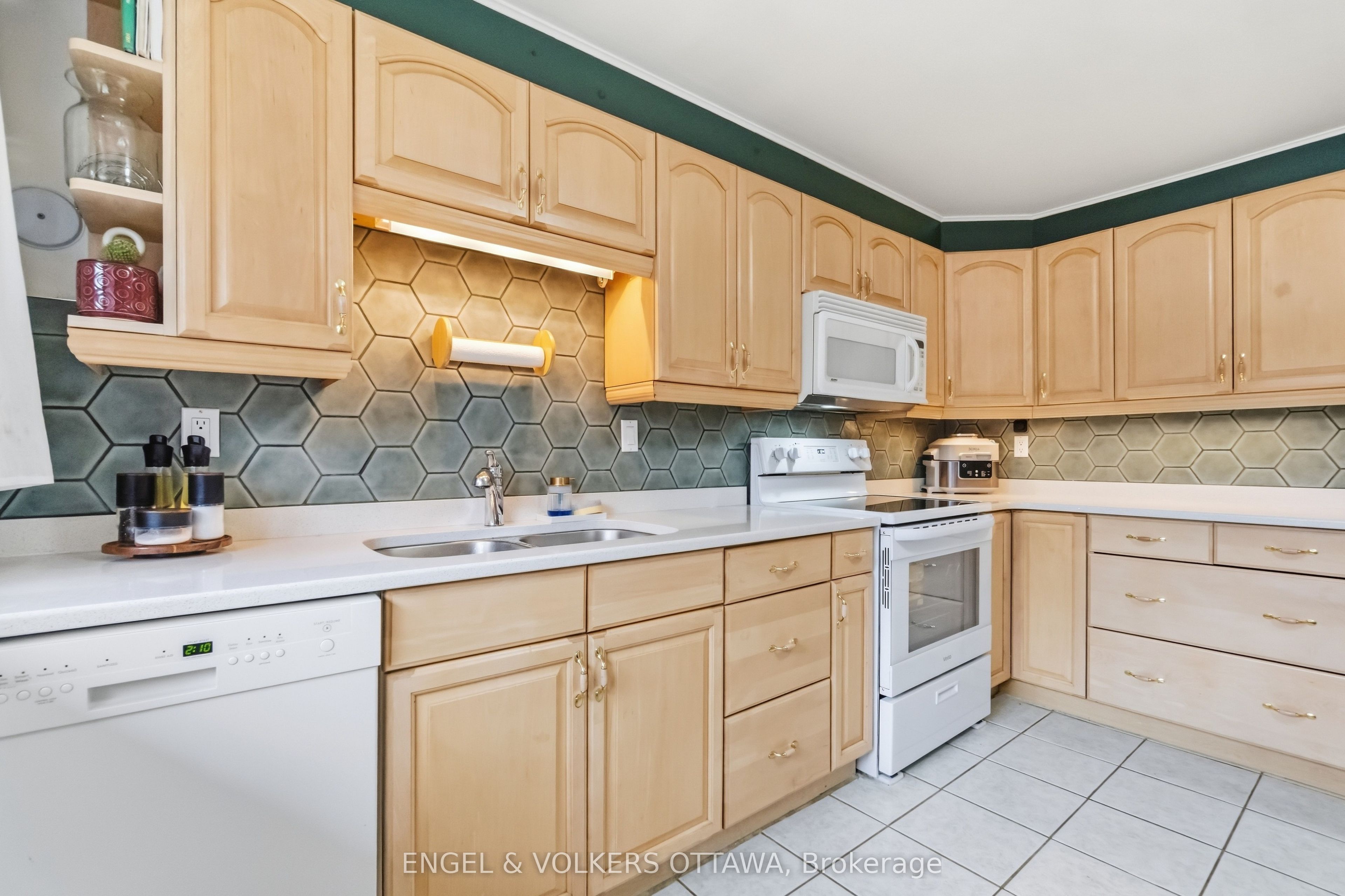 2 Bertona Street 18 Property Photo 20