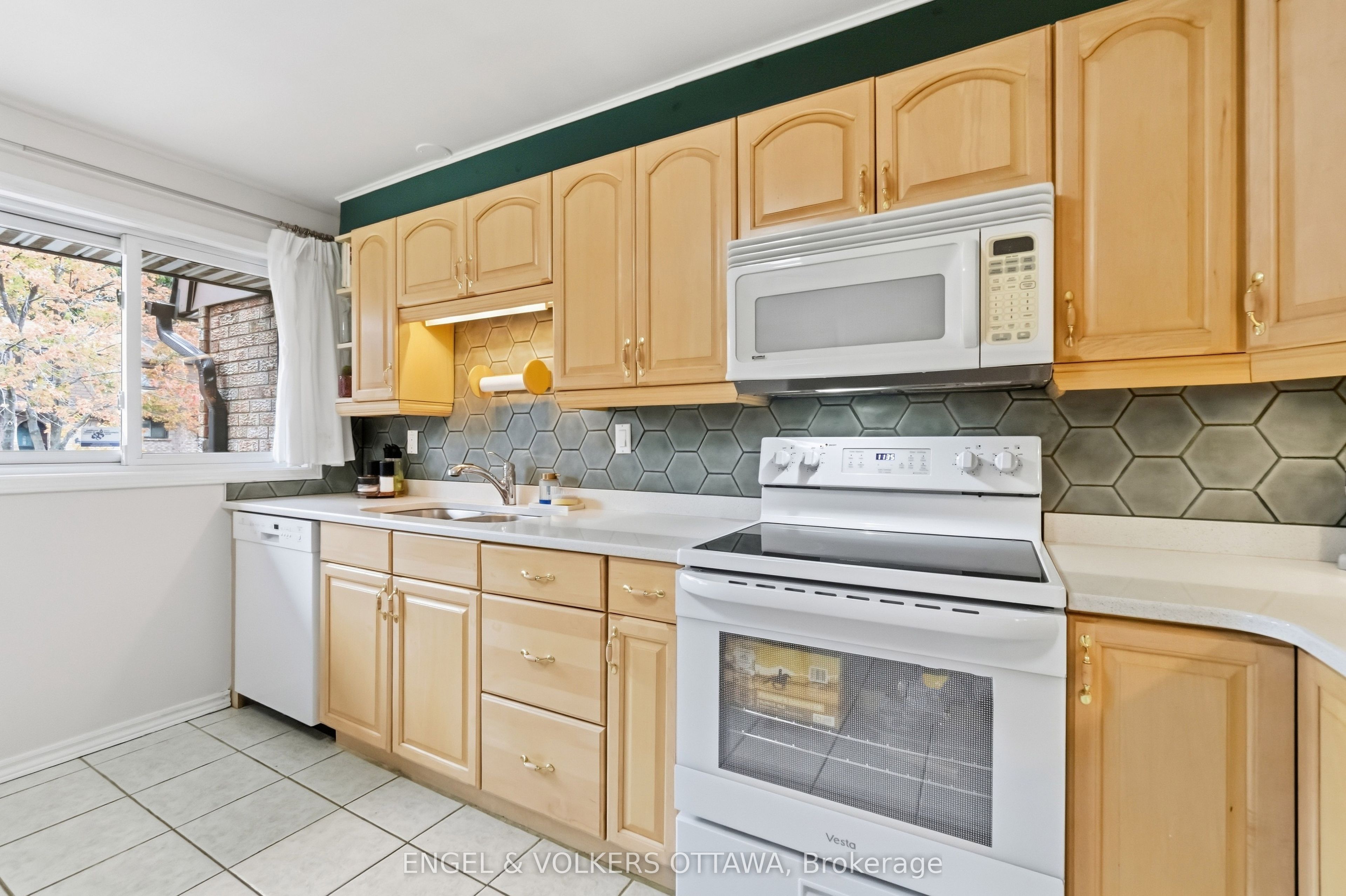 2 Bertona Street 18 Property Photo 22