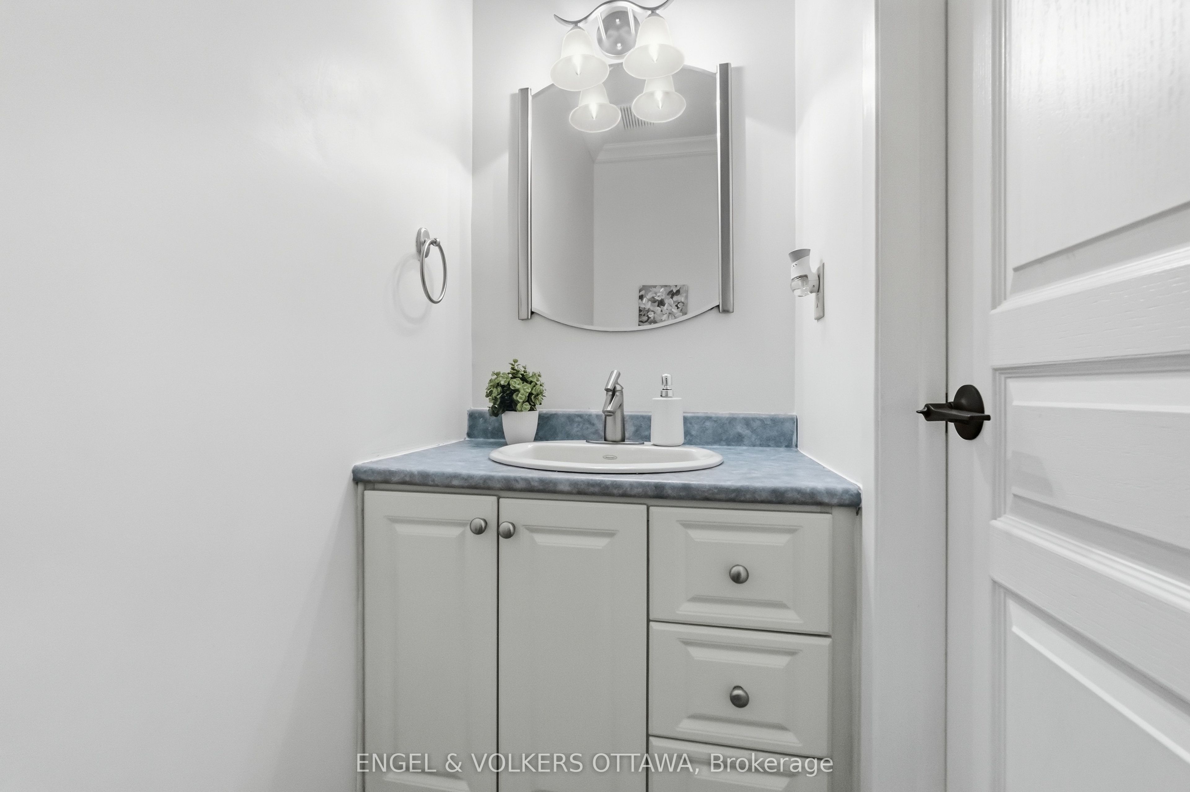 2 Bertona Street 18 Property Photo 34