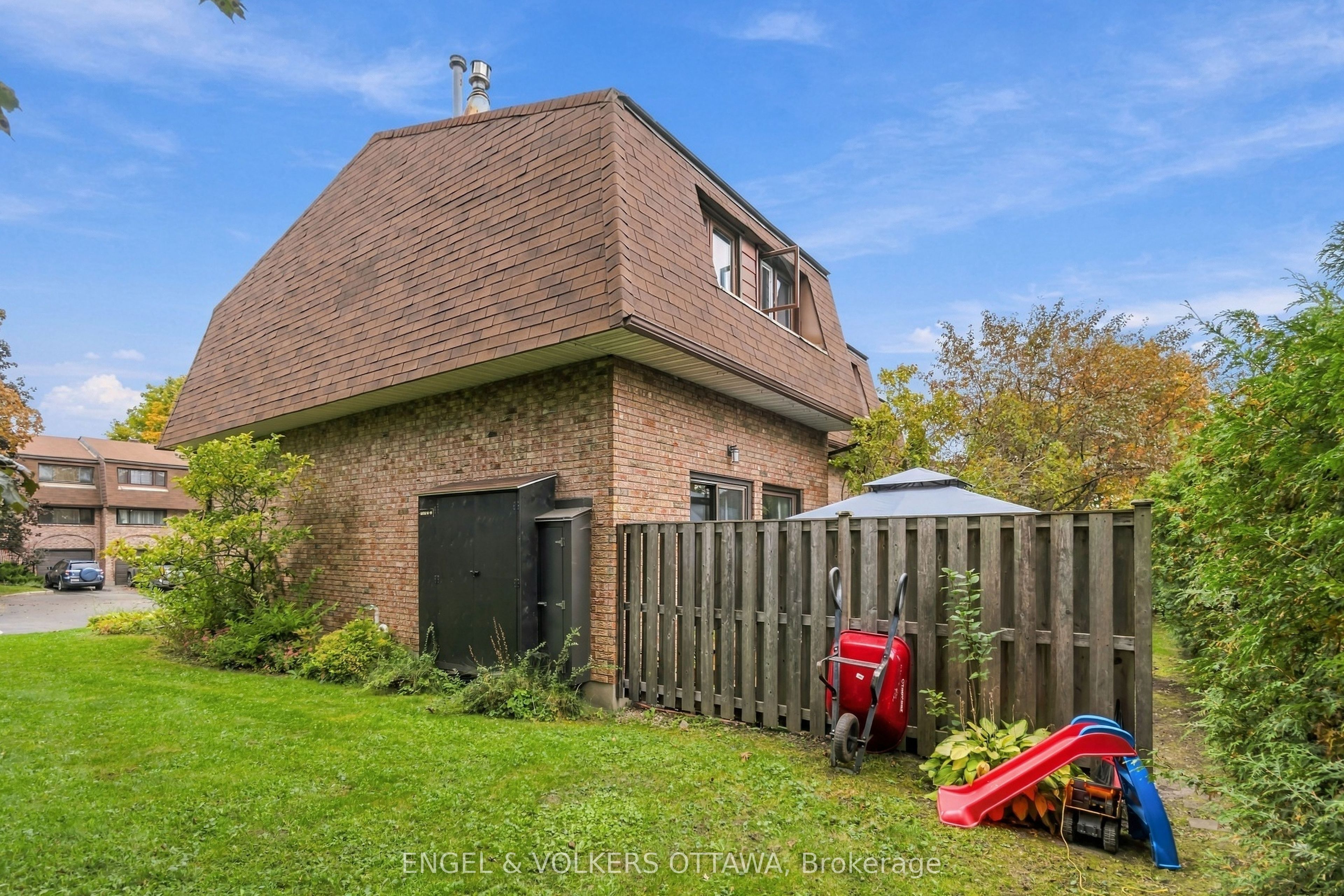 2 Bertona Street 18 Property Photo 44