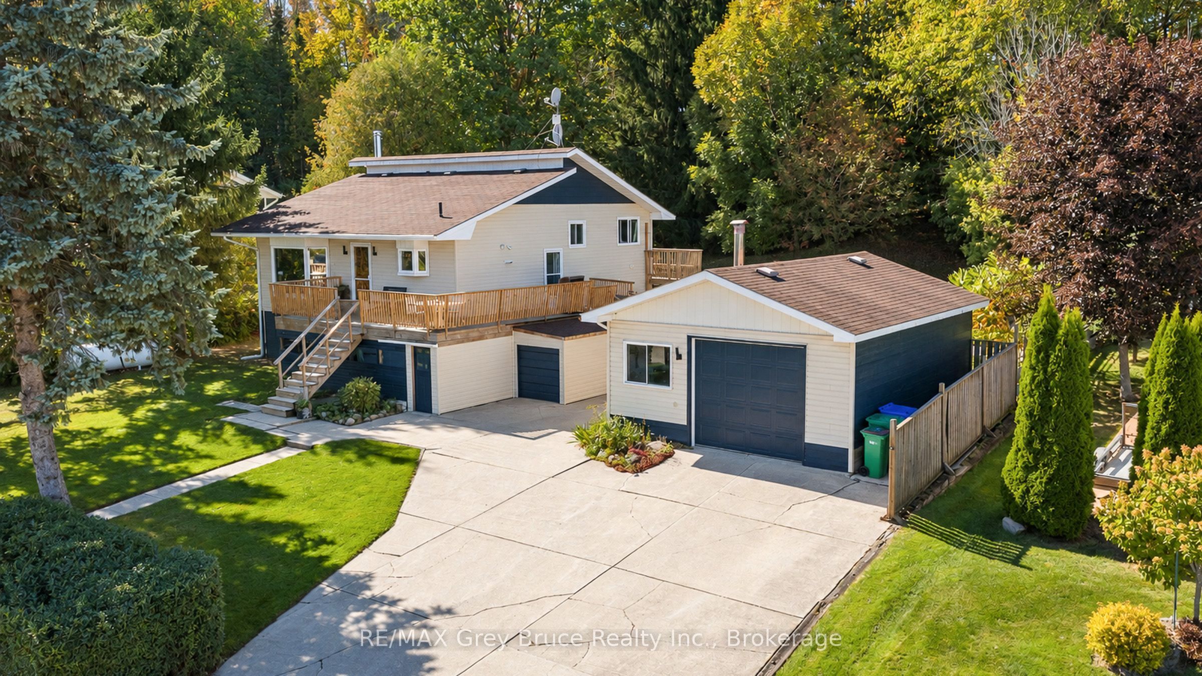 150 MacIntosh Drive Property Photo 1