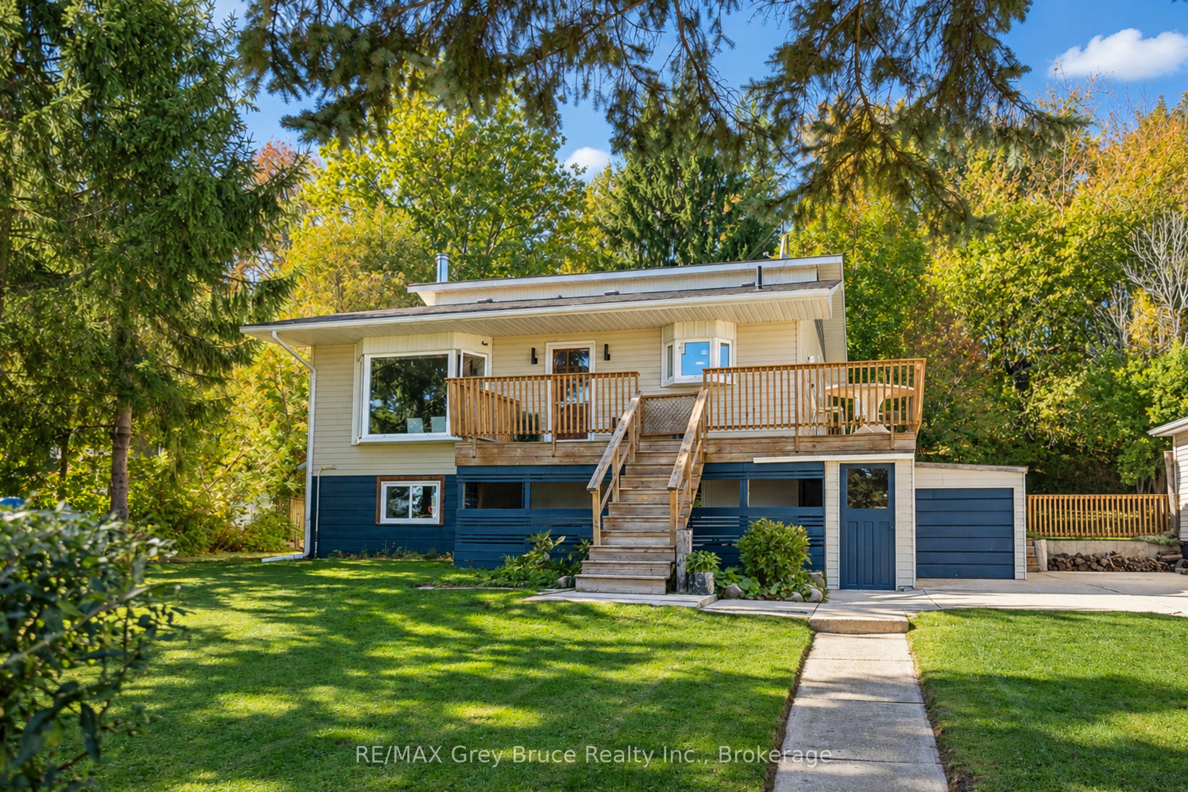 150 Macintosh Drive Property Photo 2