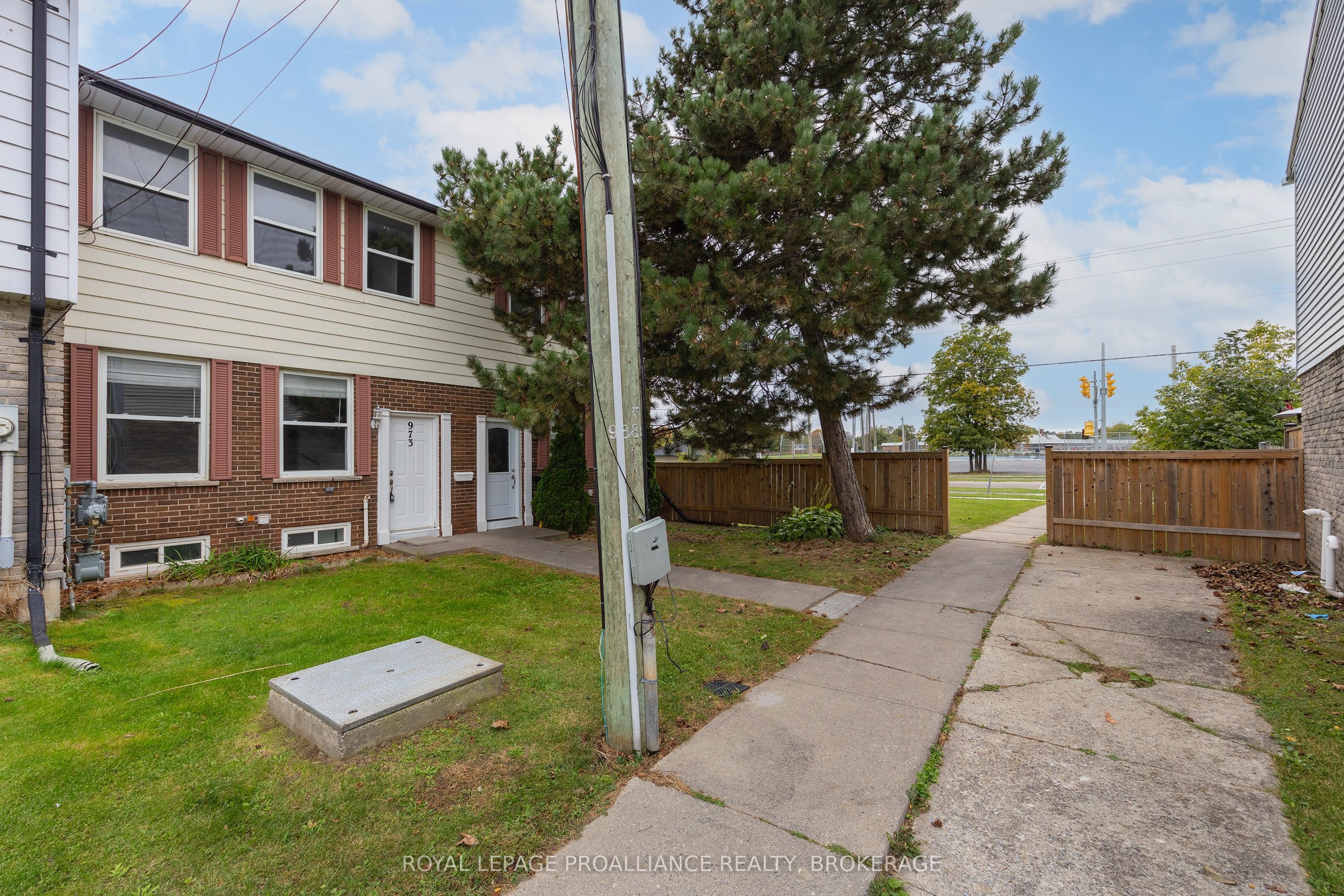 973 Oakview Avenue 61 Property Photo 2