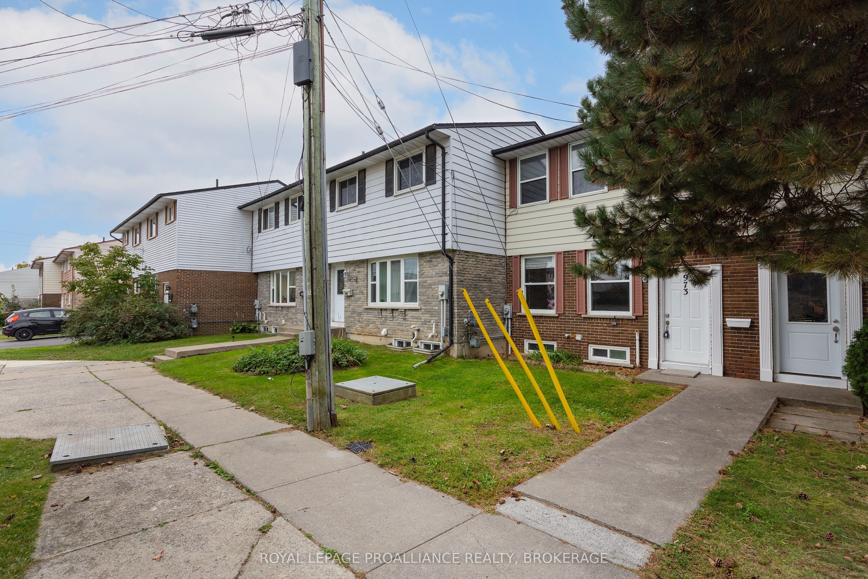 973 Oakview Avenue 61 Property Photo 3