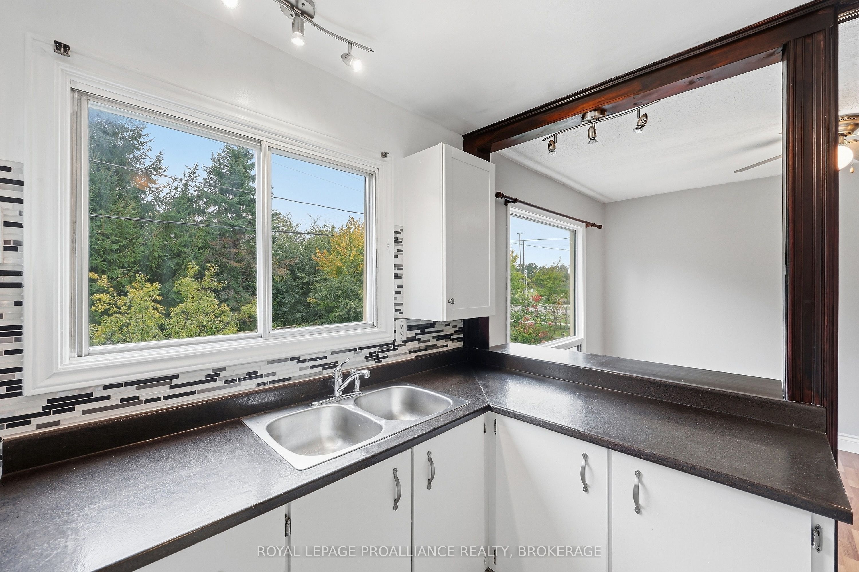 973 Oakview Avenue Property Photo 13