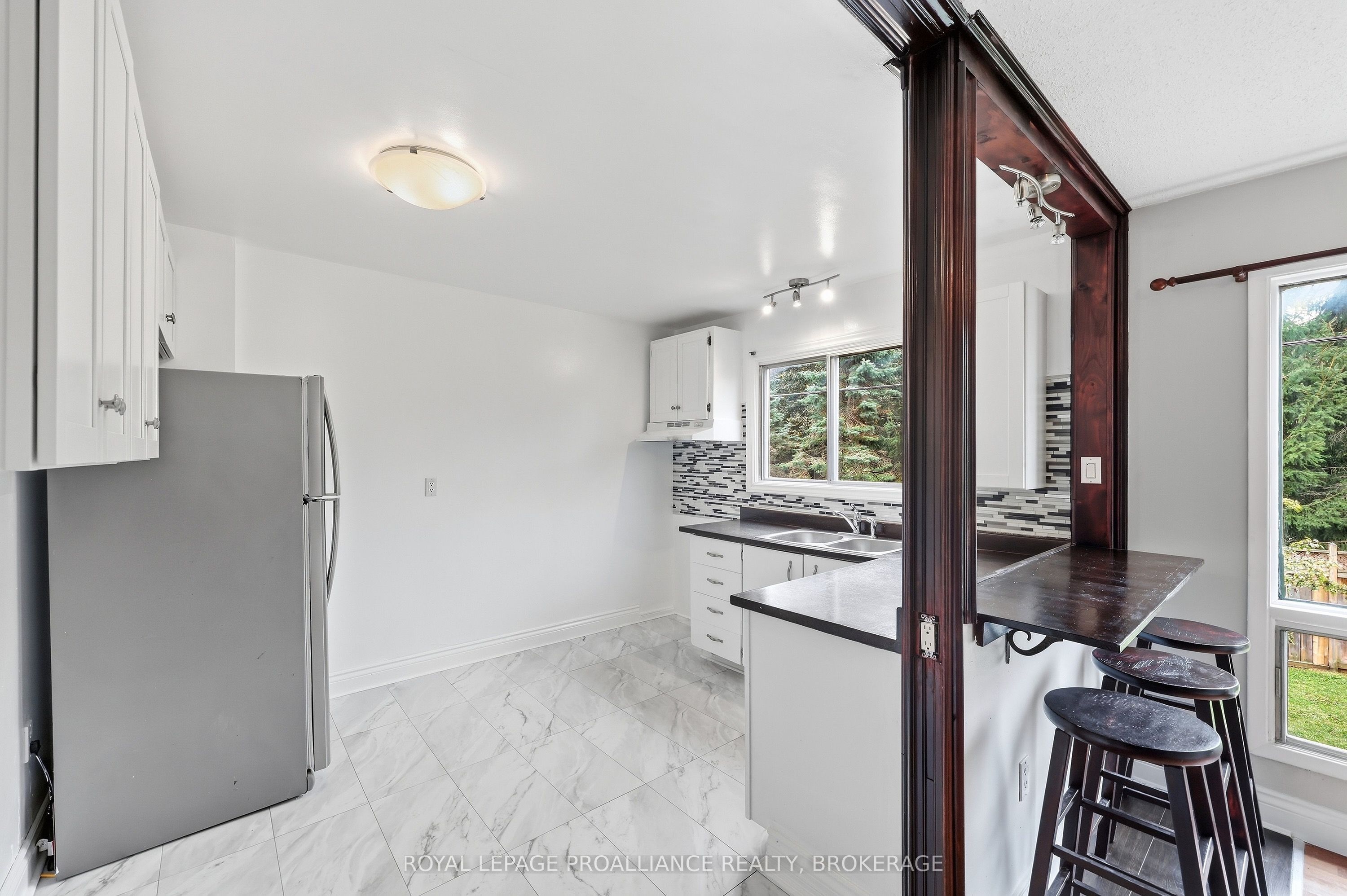 973 Oakview Avenue 61 Property Photo 14
