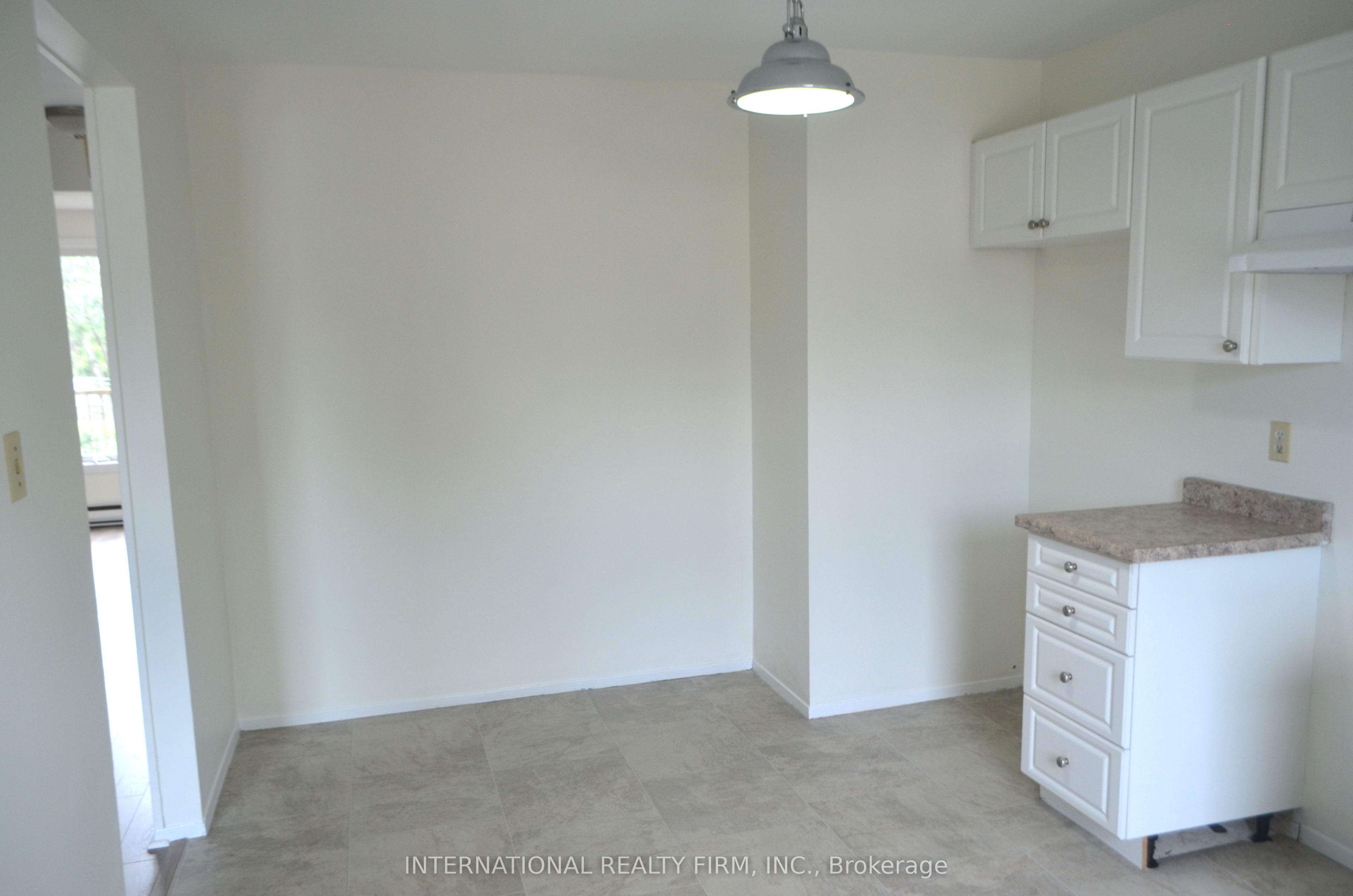 53 Peacock Boulevard Property Photo 5