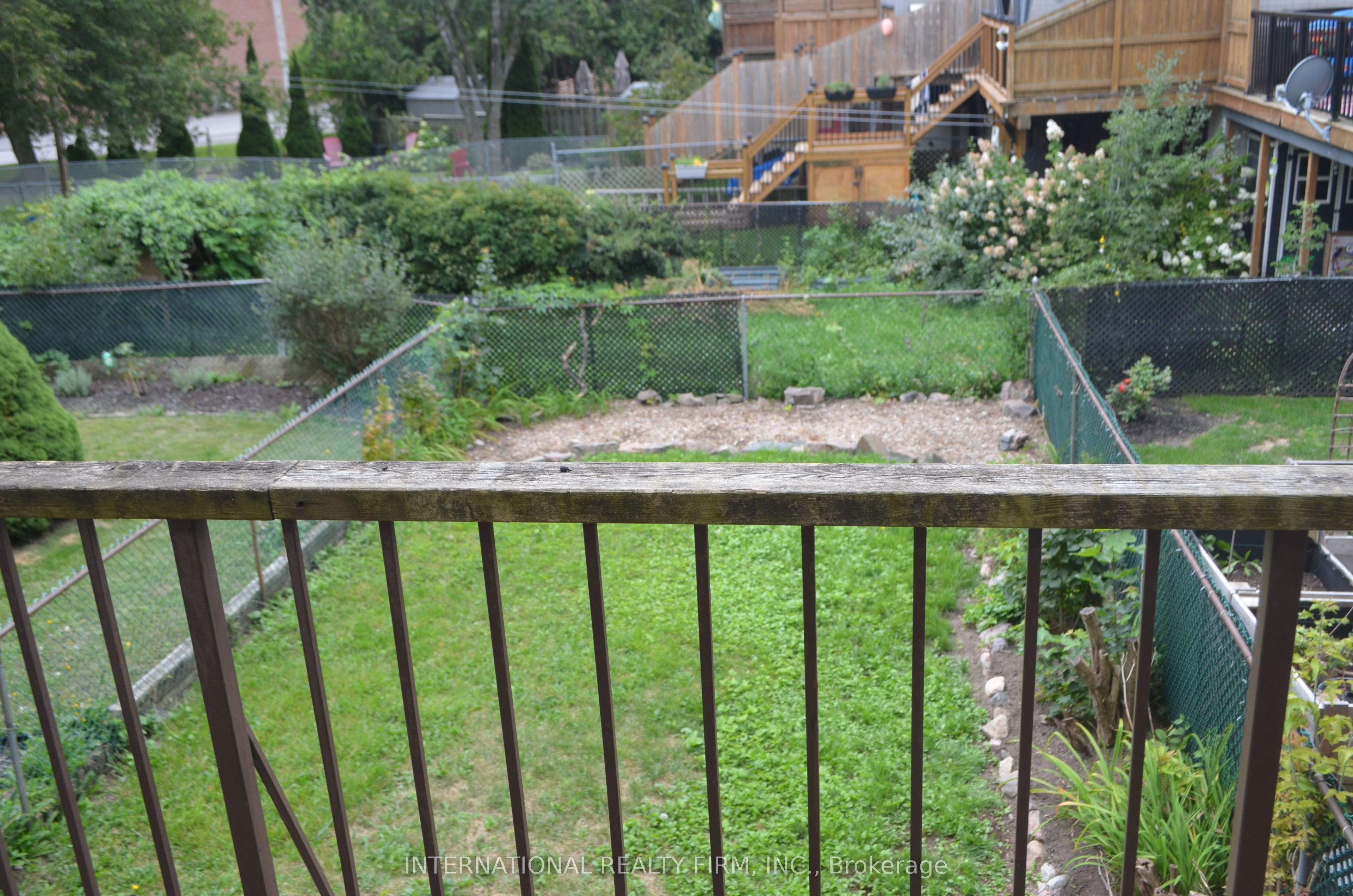 53 Peacock Boulevard Property Photo 7