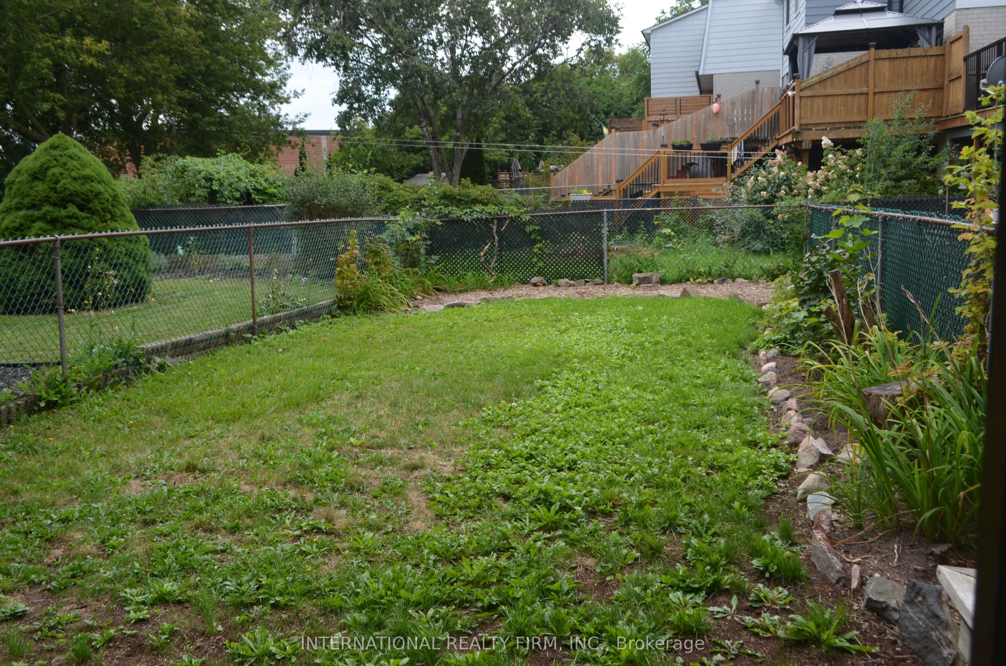 53 Peacock Boulevard Property Photo 14