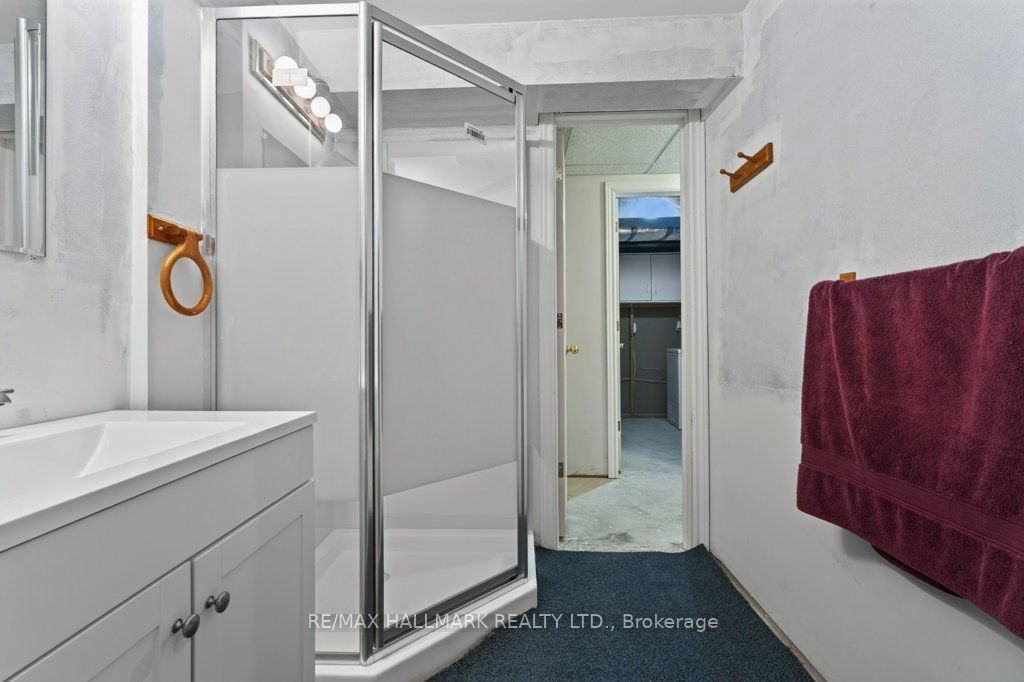 99 Linwell Road 17 Property Photo 25