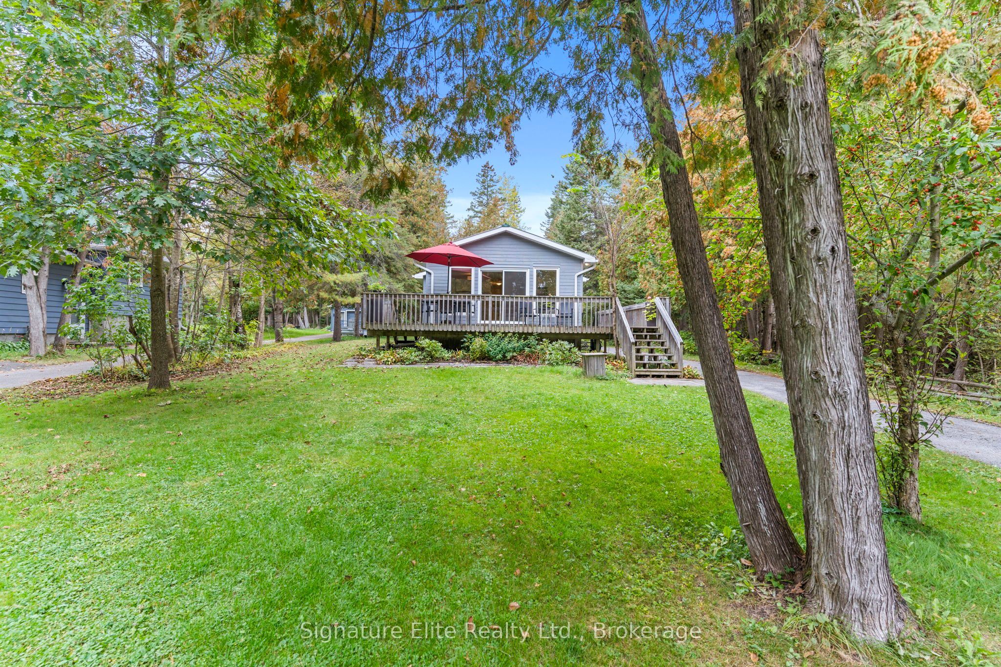 985 North Bay Drive Property Photo 3