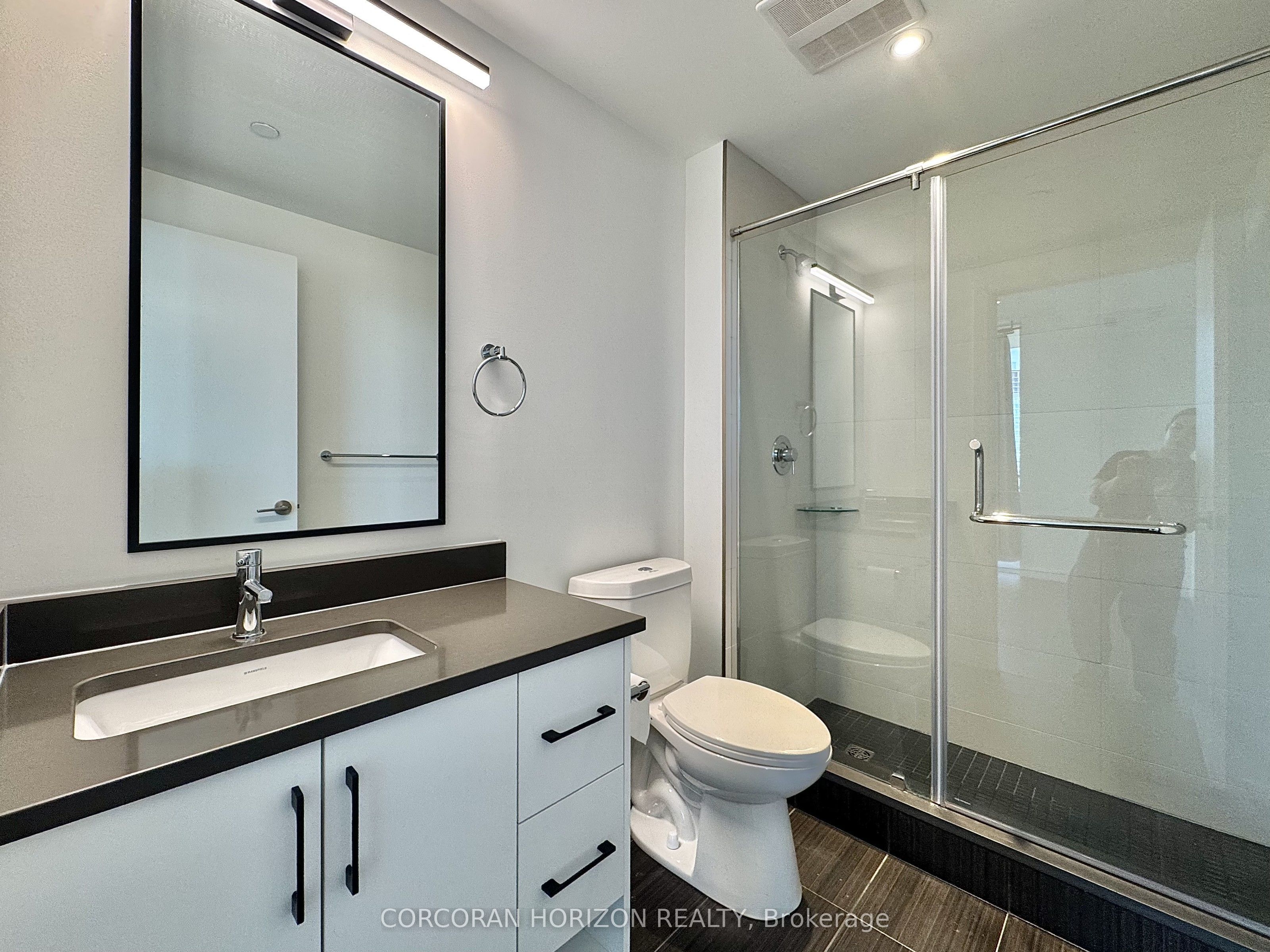 741 King Street W 1412 Property Photo 22