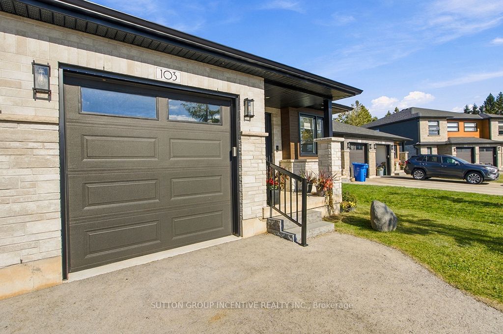 103 Jefferey Way Property Photo 3