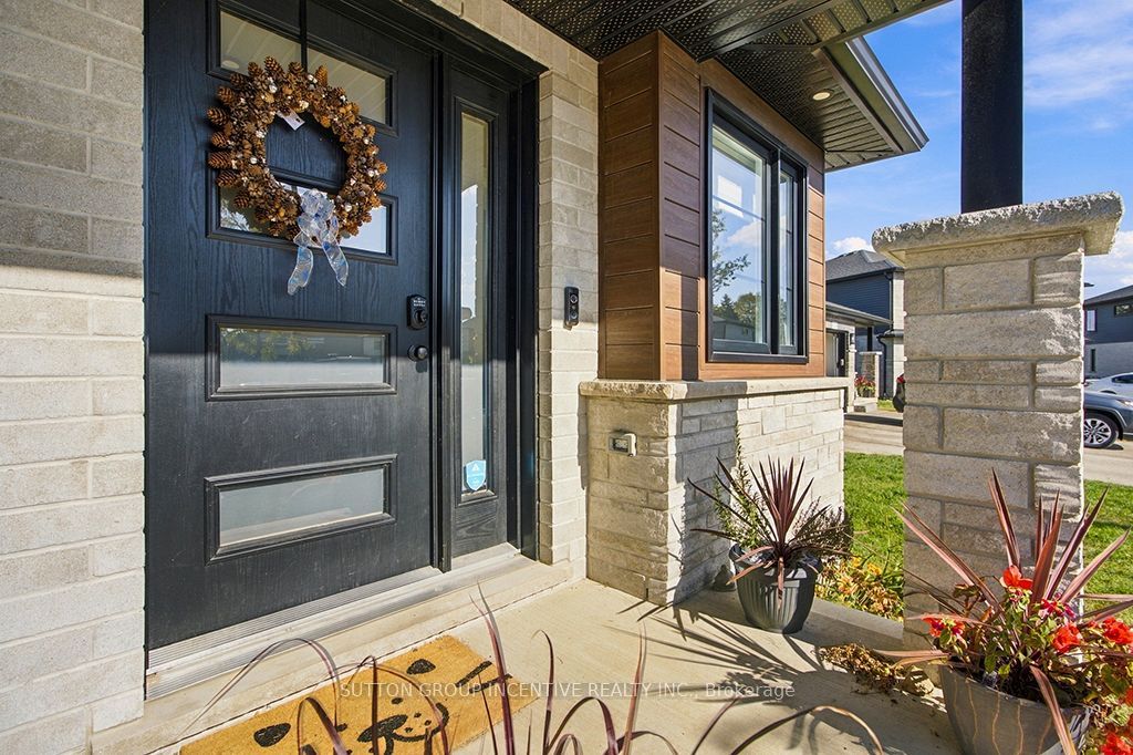 103 Jefferey Way Property Photo 6