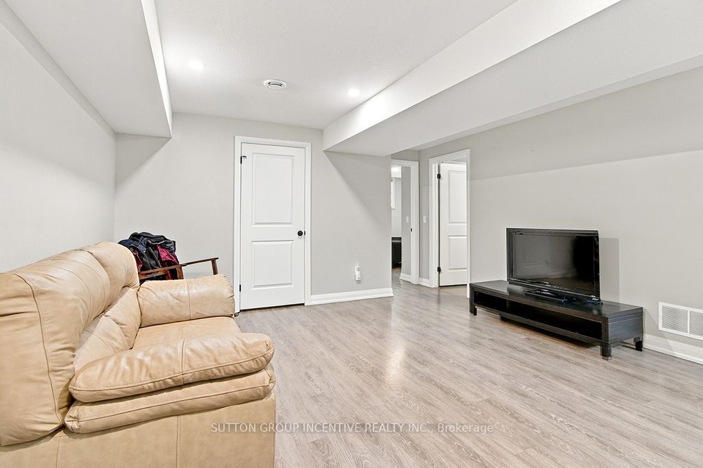 103 Jefferey Way Property Photo 31