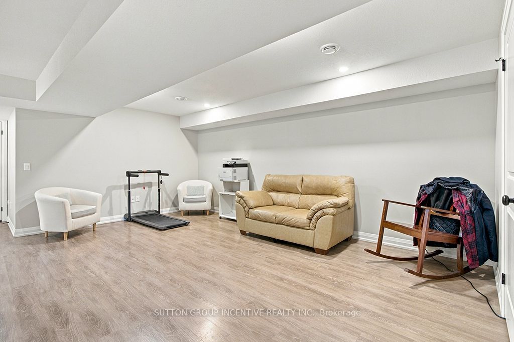 103 Jefferey Way Property Photo 32