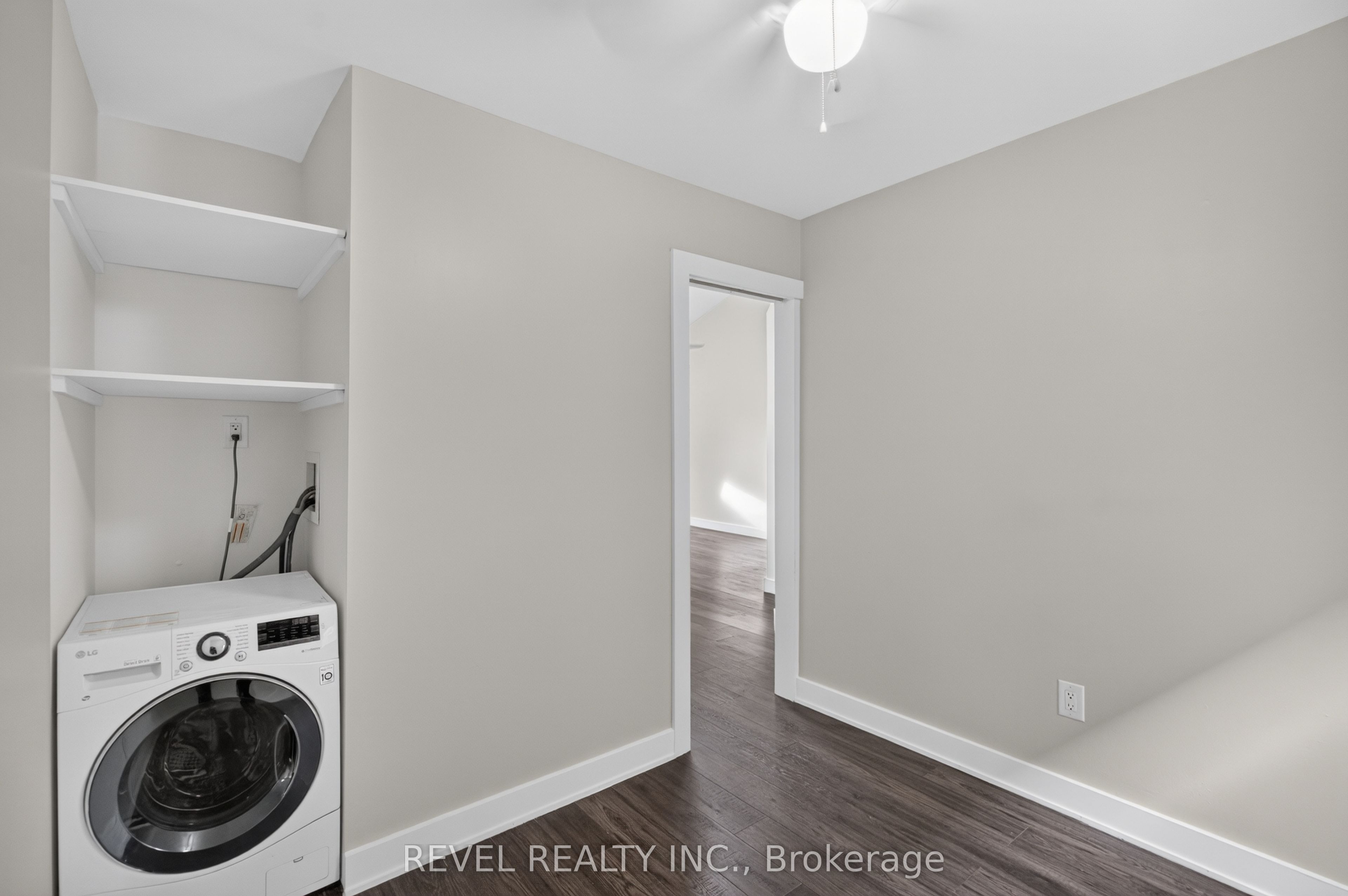 30 Ray Street N Property Photo 16