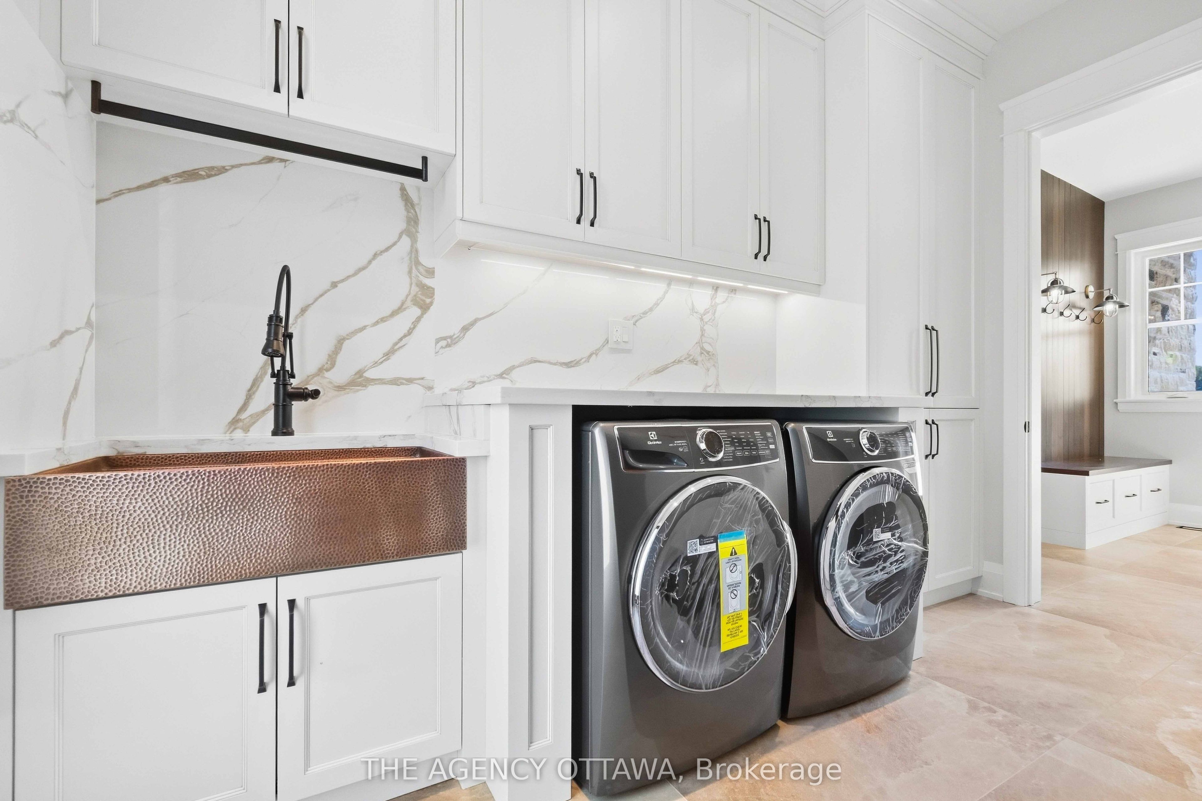 432 Ashbee Court Property Photo 29