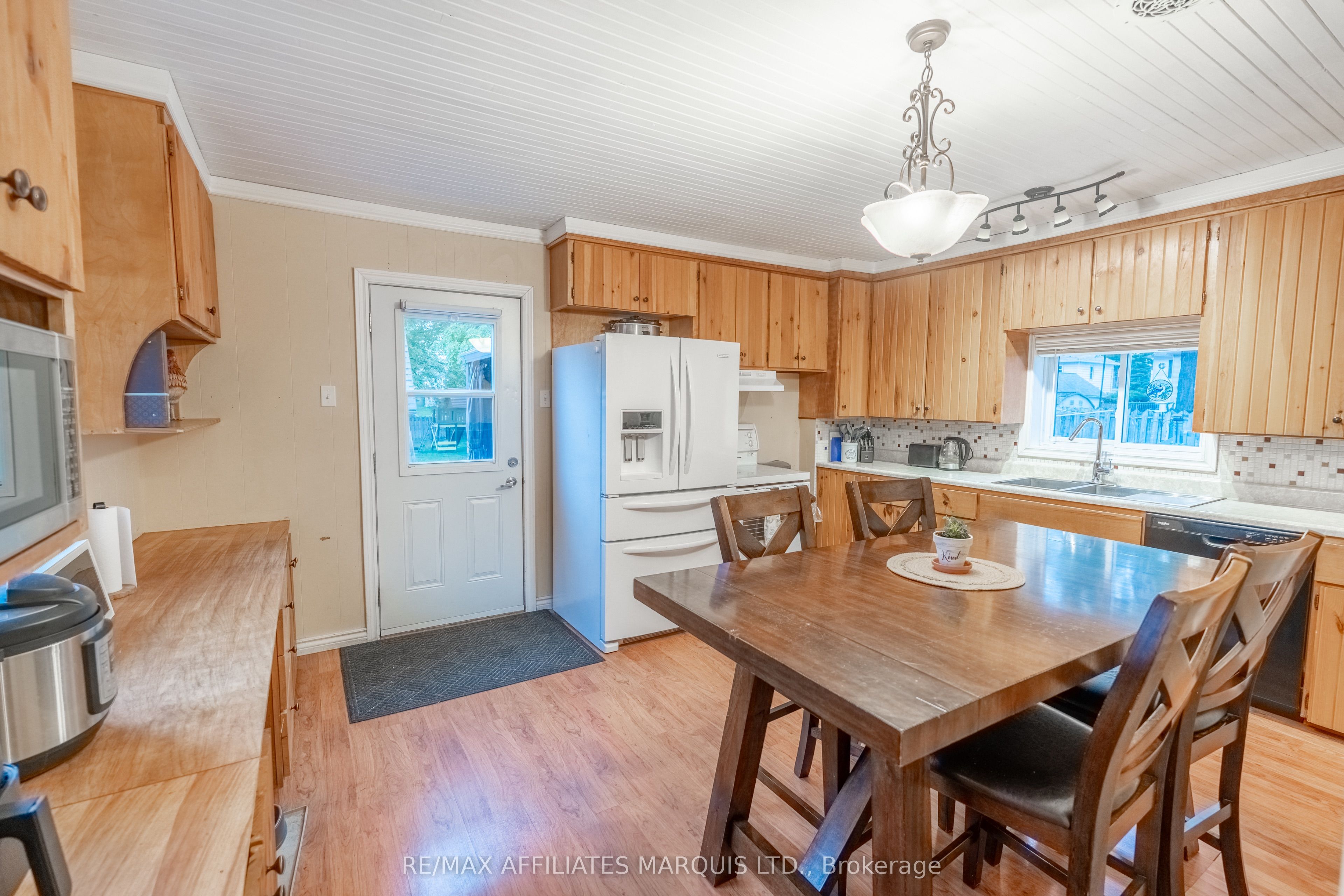 311 Fourth Street W Property Photo 6