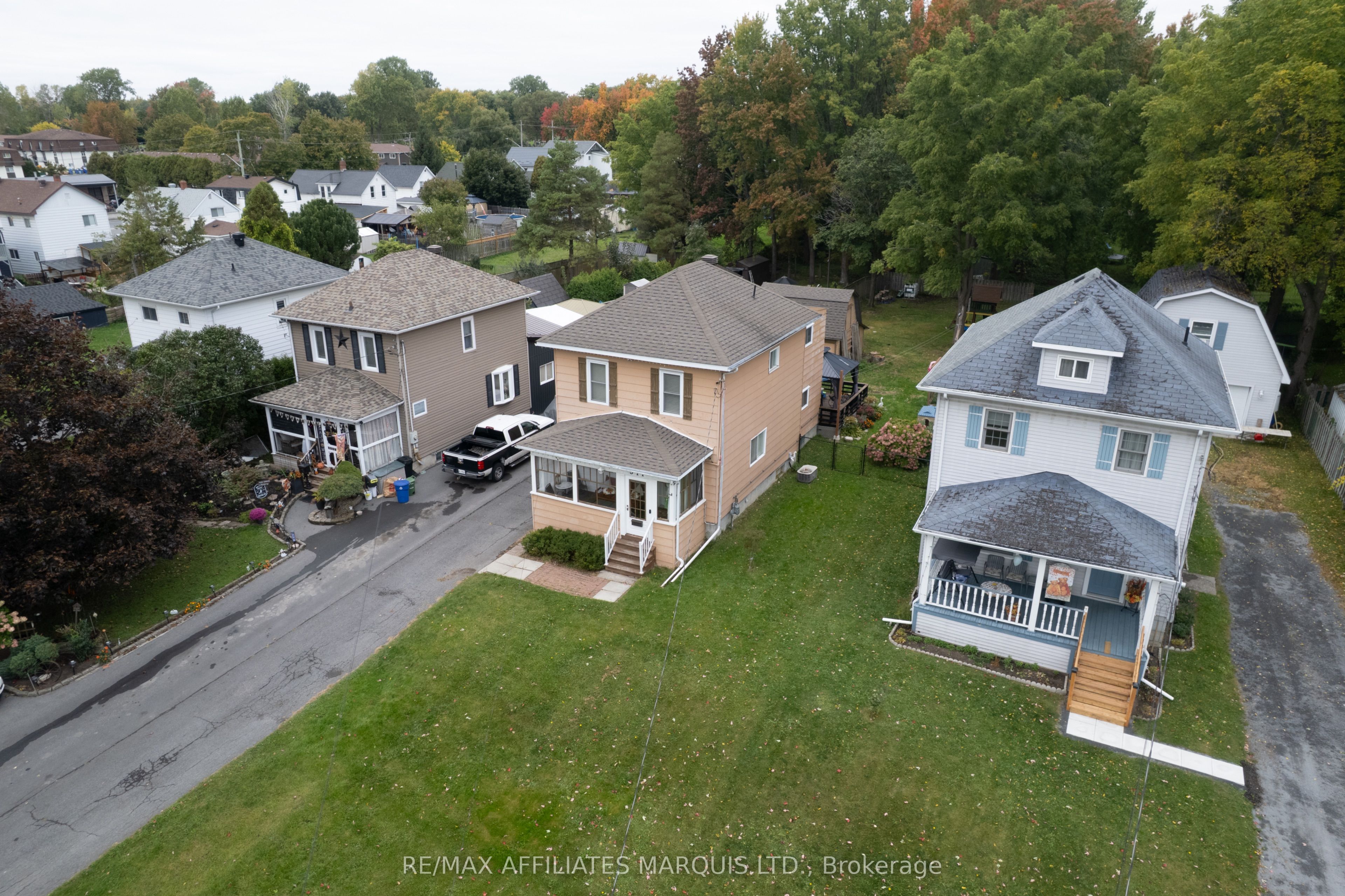 311 Fourth Street W Property Photo 23