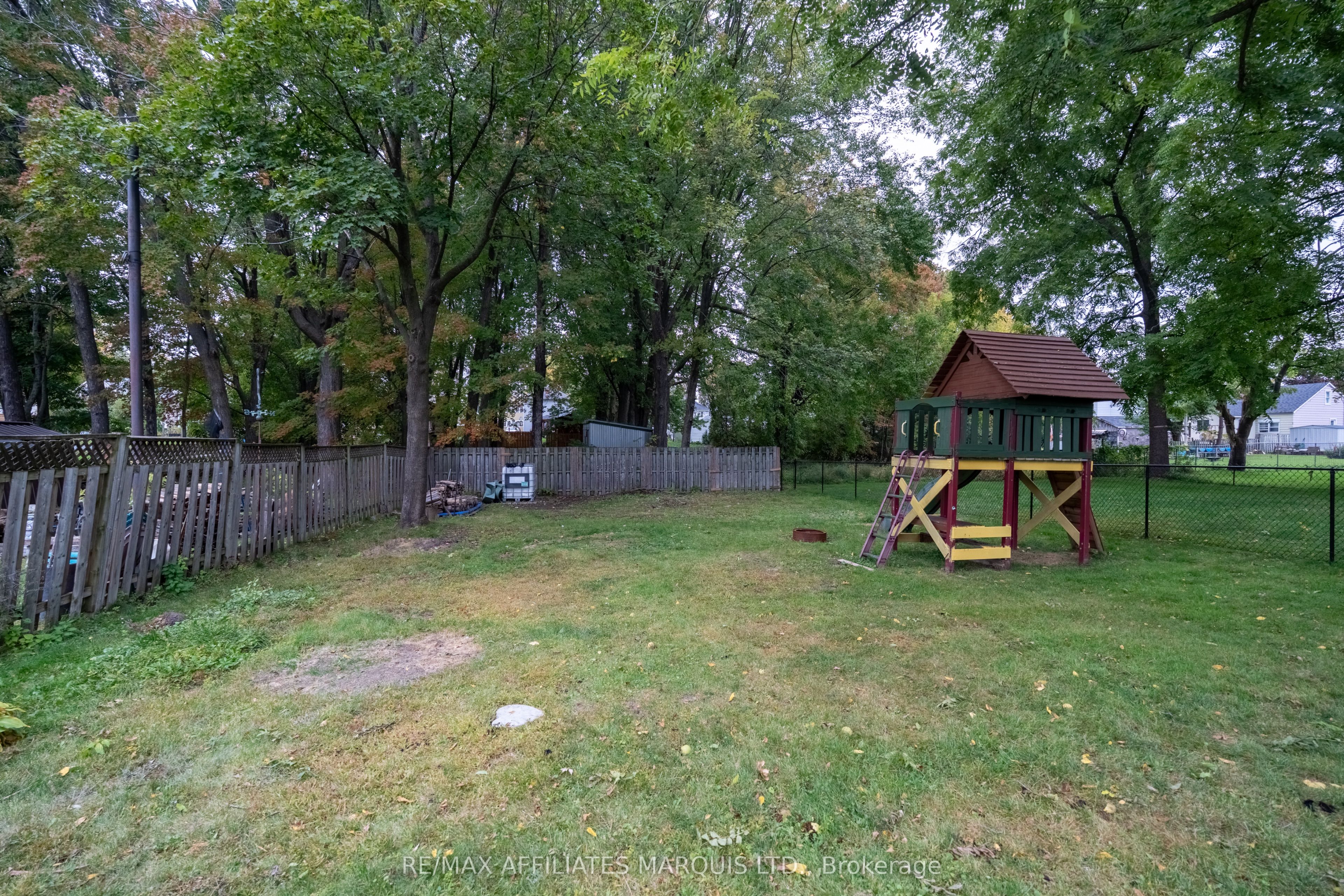 311 Fourth Street W Property Photo 28