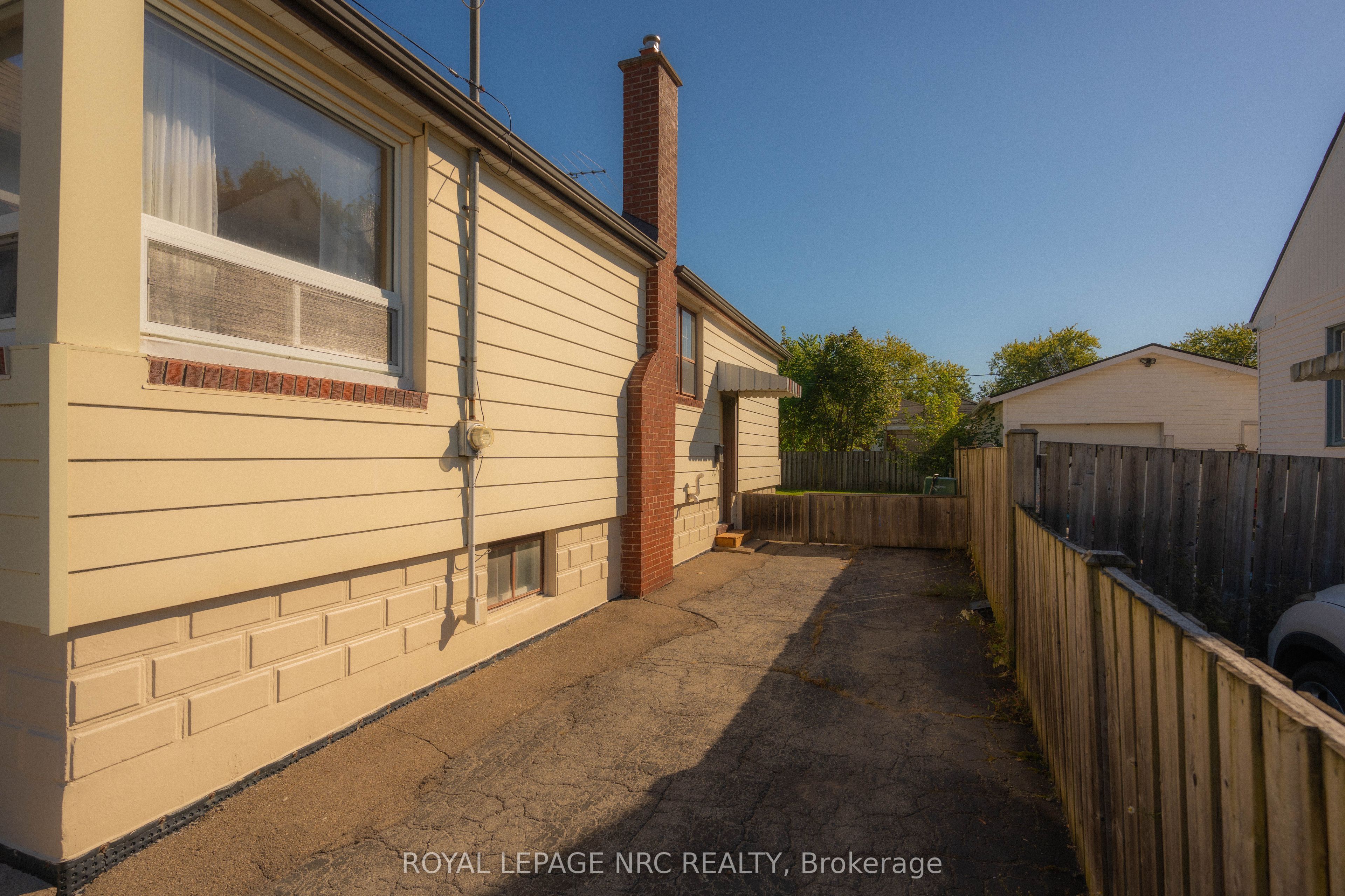 56 Lyons Avenue Property Photo 4