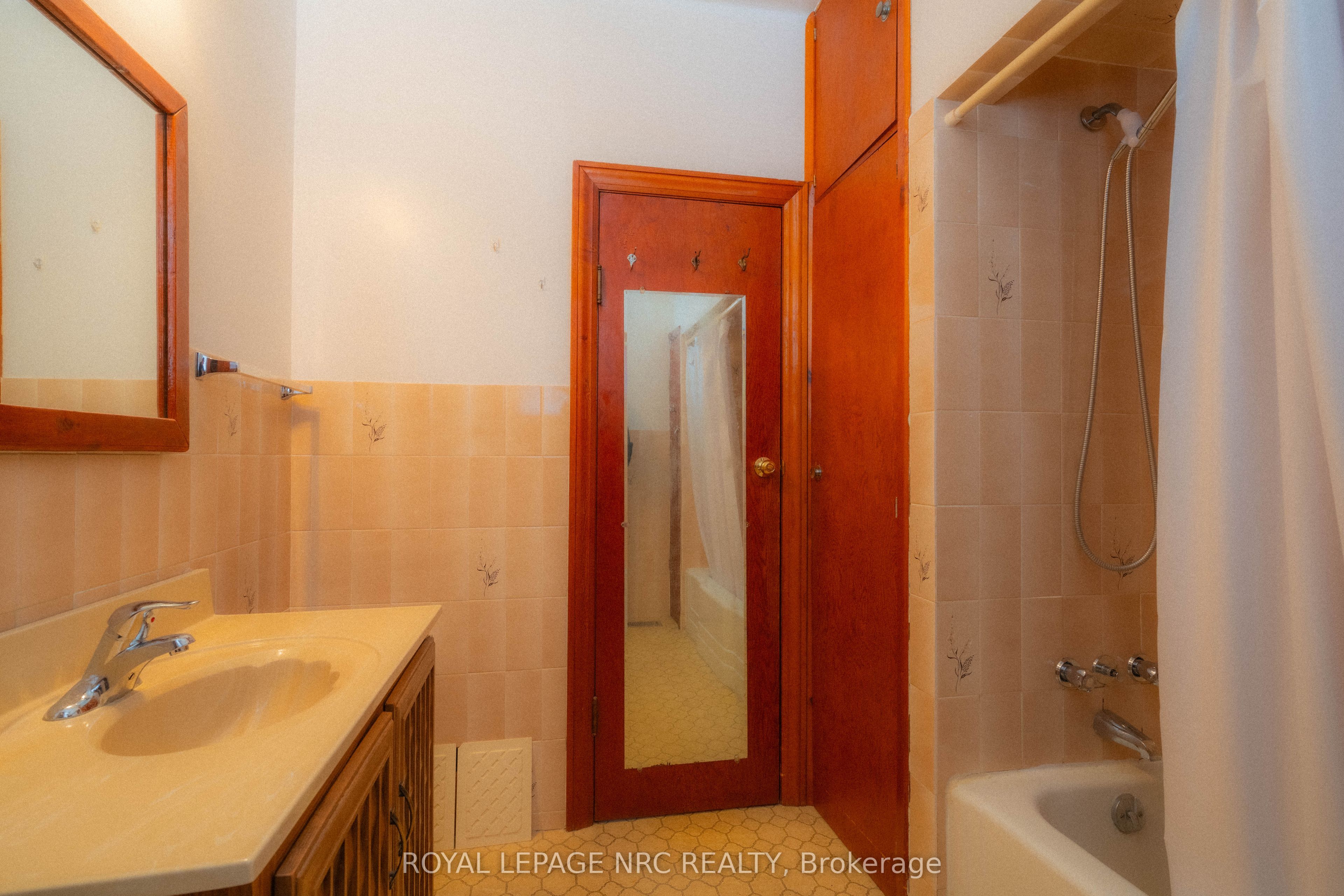 56 Lyons Avenue Property Photo 23
