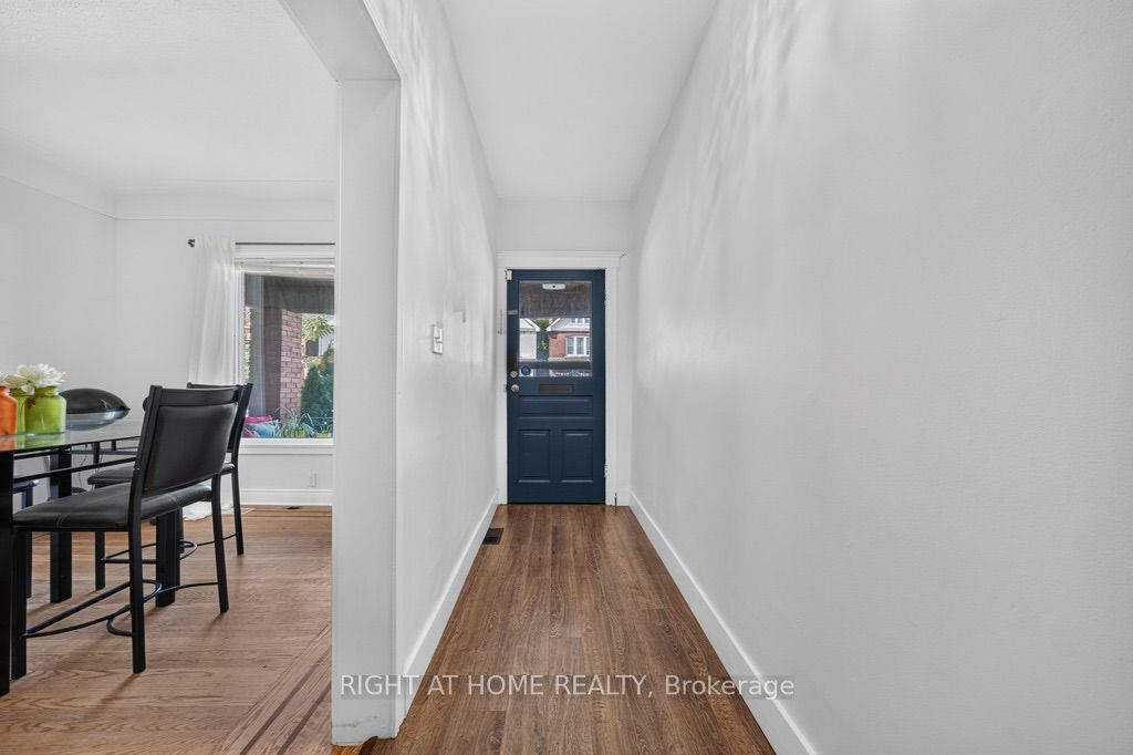 36 Sherman Avenue N Property Photo 3