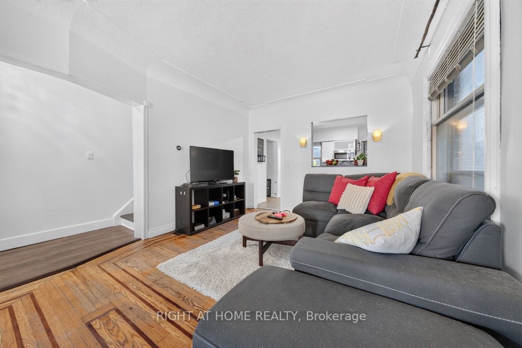 36 Sherman Avenue N Property Photo 7