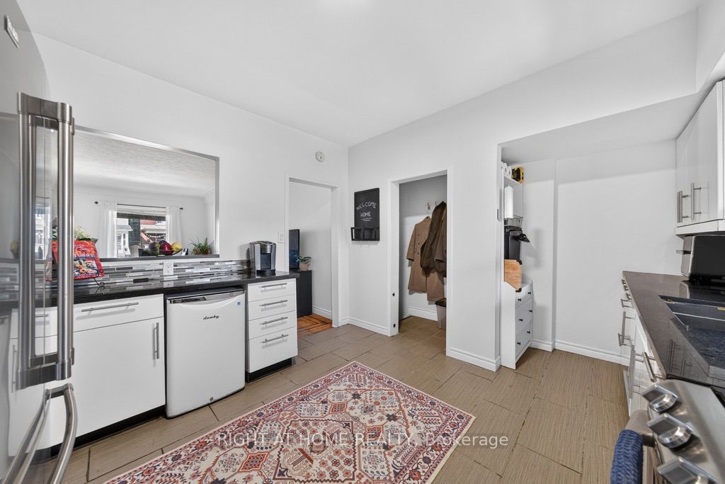 36 Sherman Avenue N Property Photo 14