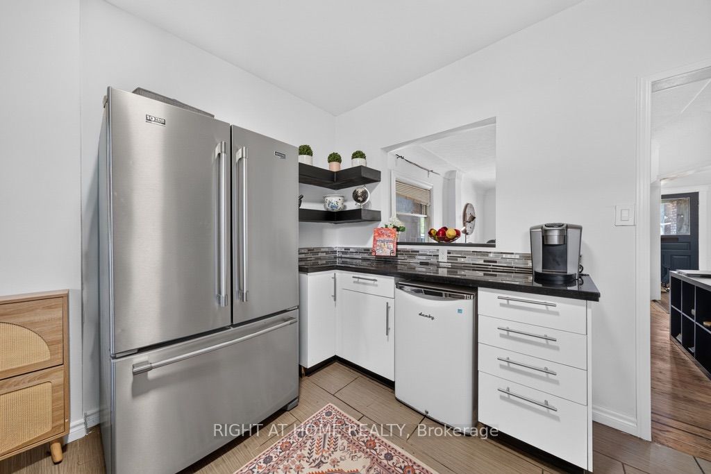 36 Sherman Avenue N Property Photo 15