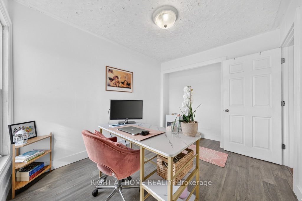 36 Sherman Avenue N Property Photo 19