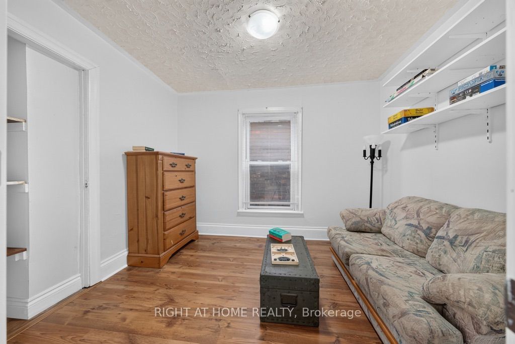 36 Sherman Avenue N Property Photo 24